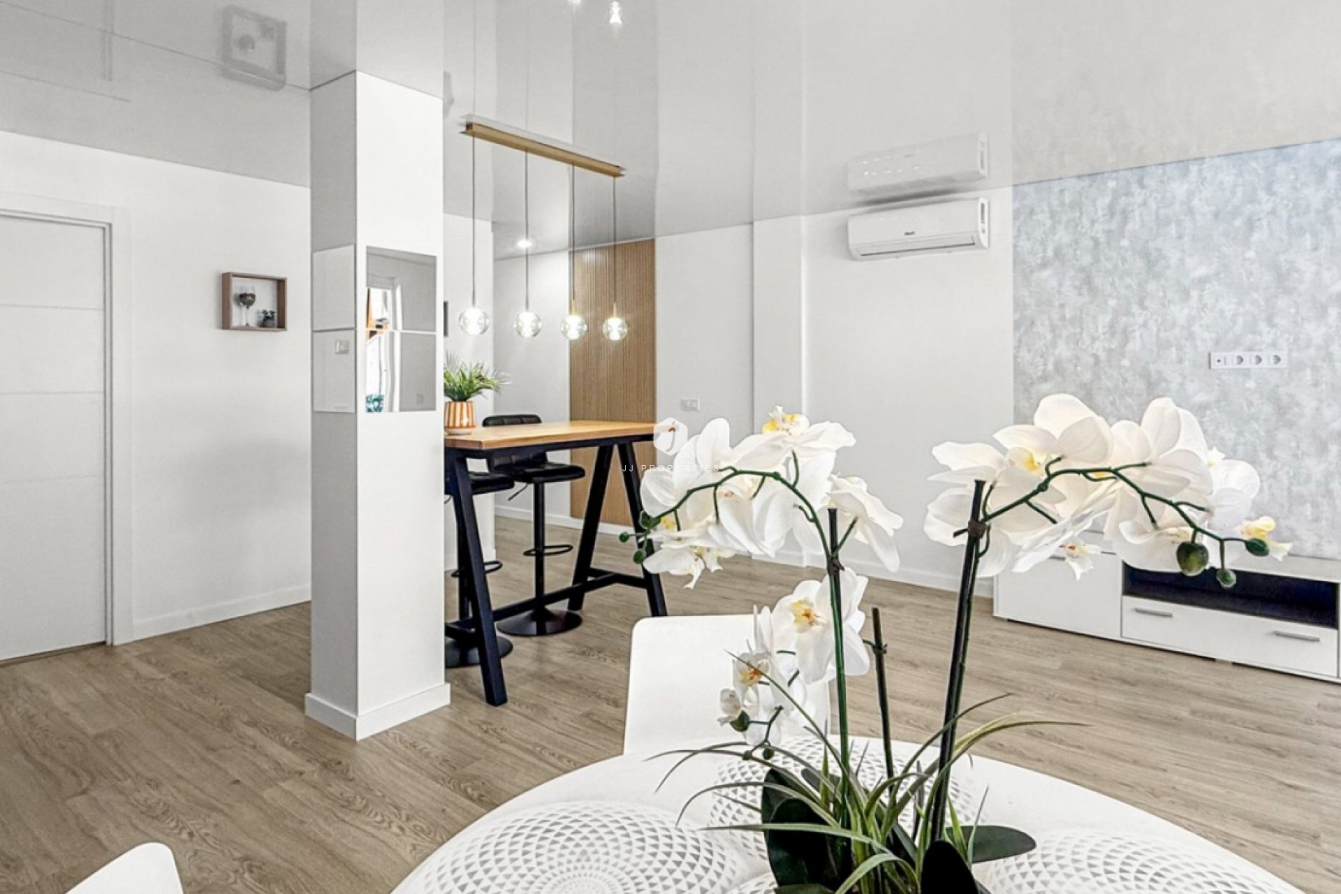 Z drugiej ręki - Mieszkanie w bloku -
Torrevieja - Costa Blanca