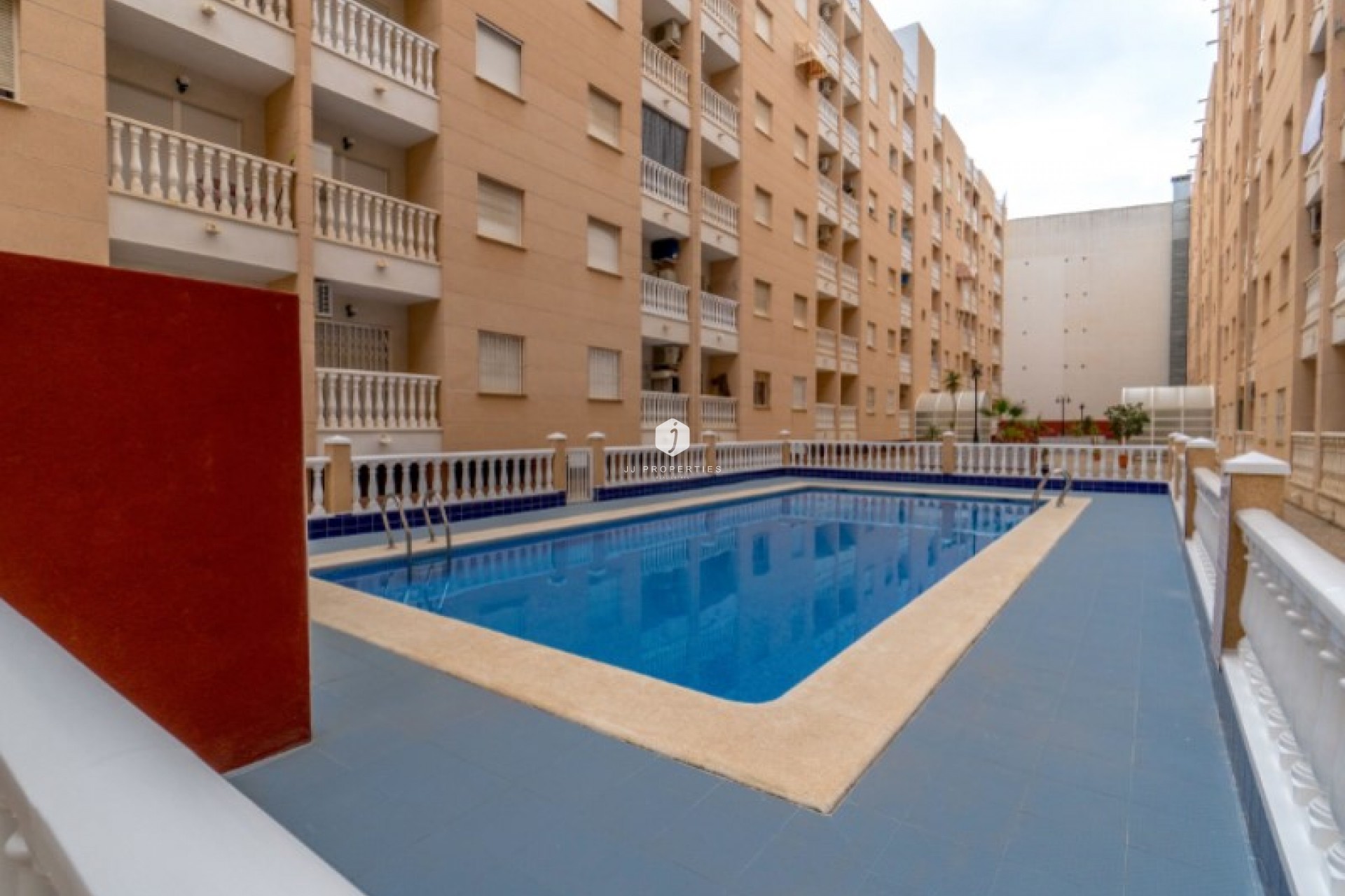 Z drugiej ręki - Mieszkanie w bloku -
Torrevieja - Costa Blanca