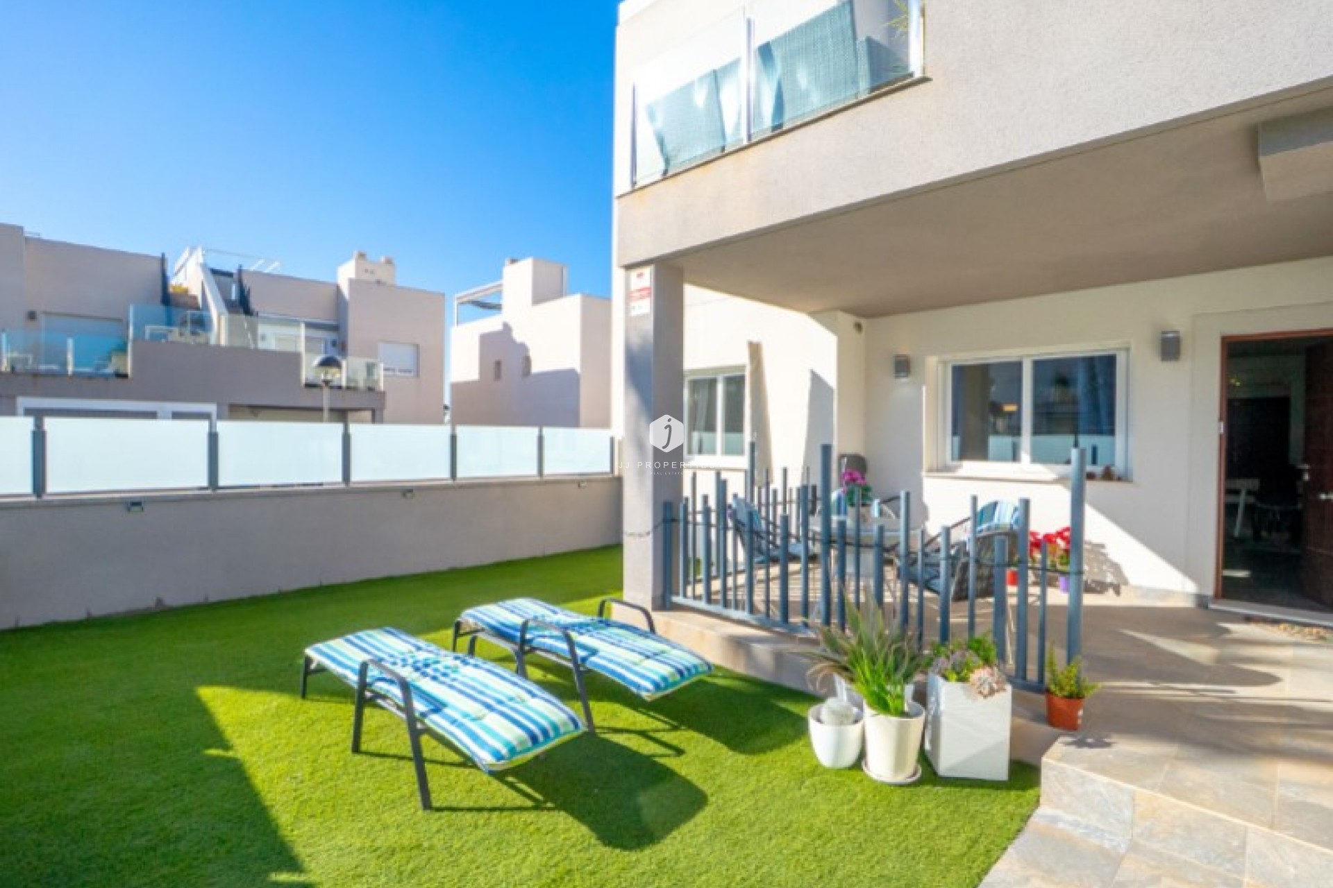 Z drugiej ręki - Mieszkanie w bloku -
Torrevieja - Costa Blanca