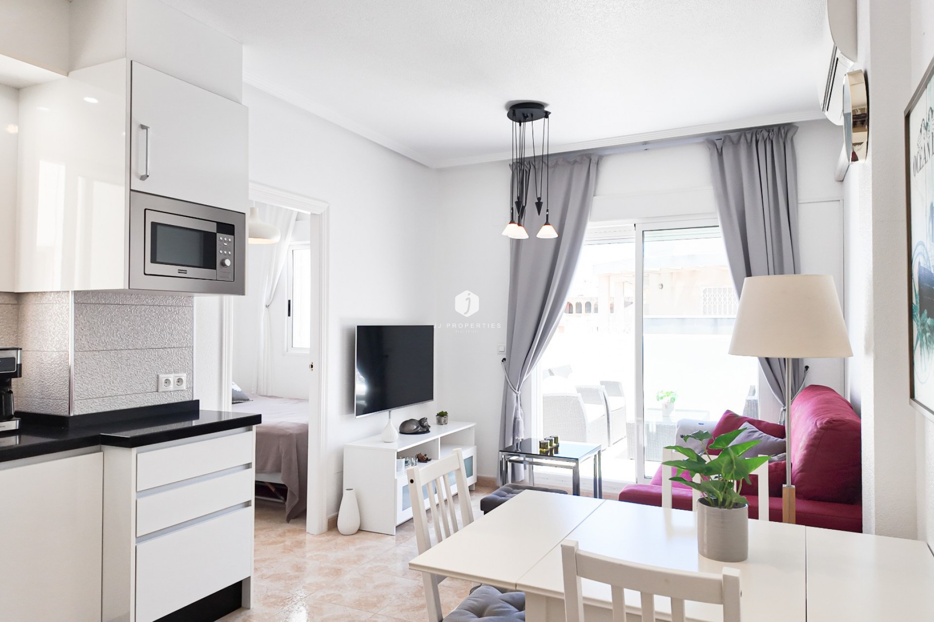 Z drugiej ręki - Mieszkanie w bloku -
Torrevieja - Costa Blanca