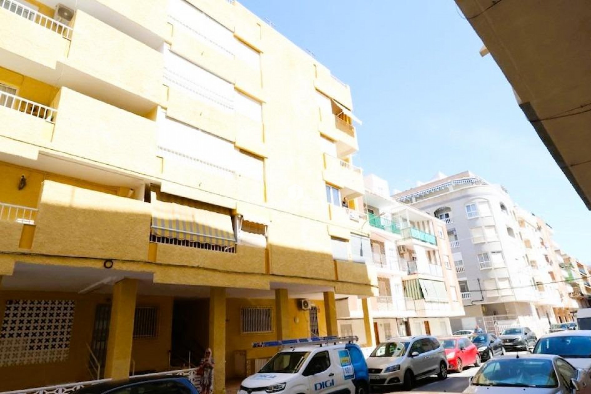 Z drugiej ręki - Mieszkanie w bloku -
Torrevieja - Costa Blanca