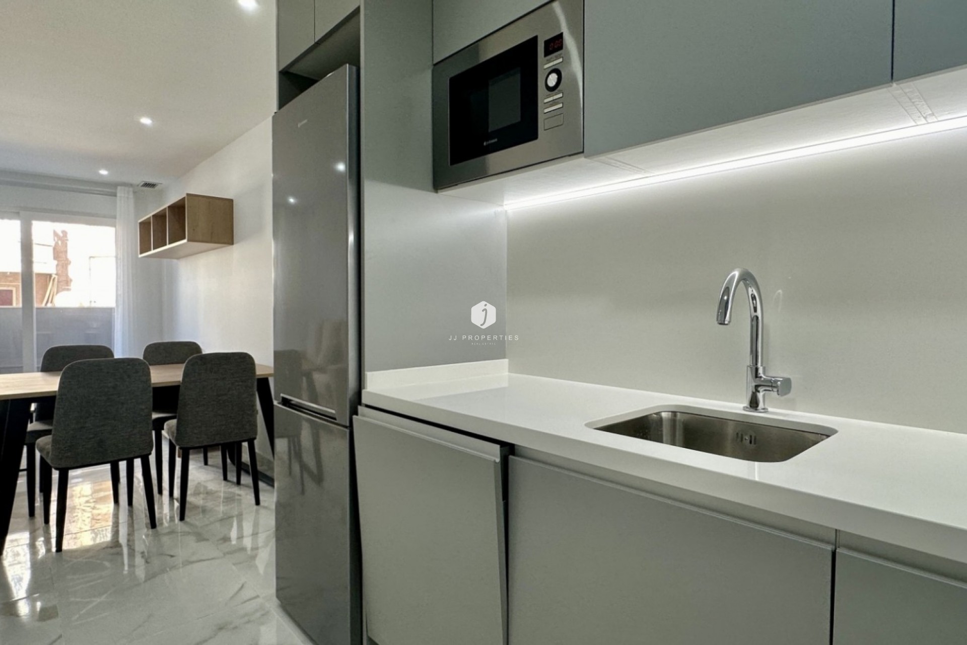 Z drugiej ręki - Mieszkanie w bloku -
Torrevieja - Costa Blanca