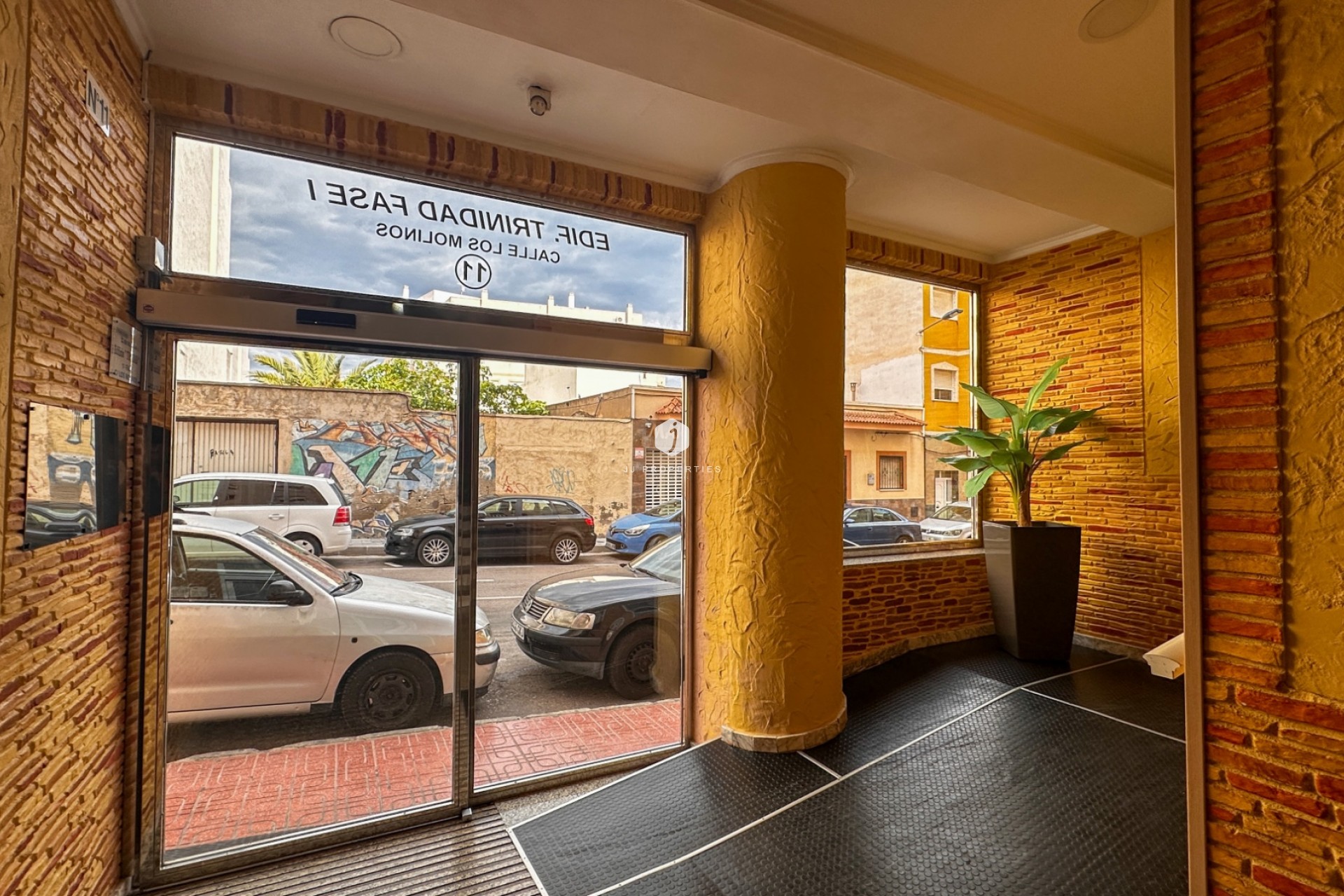 Z drugiej ręki - Mieszkanie w bloku -
Torrevieja - Costa Blanca
