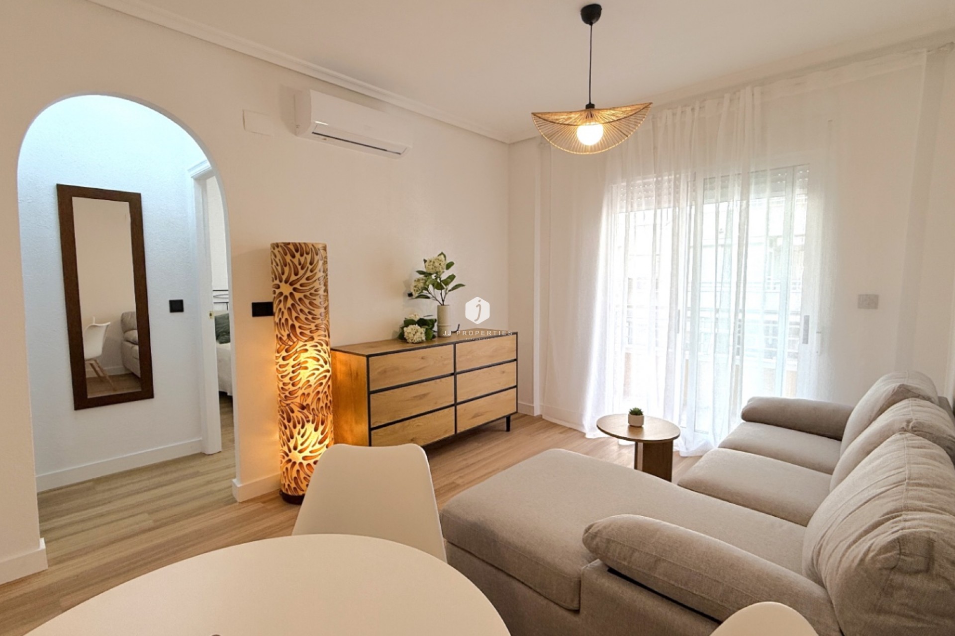 Z drugiej ręki - Mieszkanie w bloku -
Torrevieja - Costa Blanca