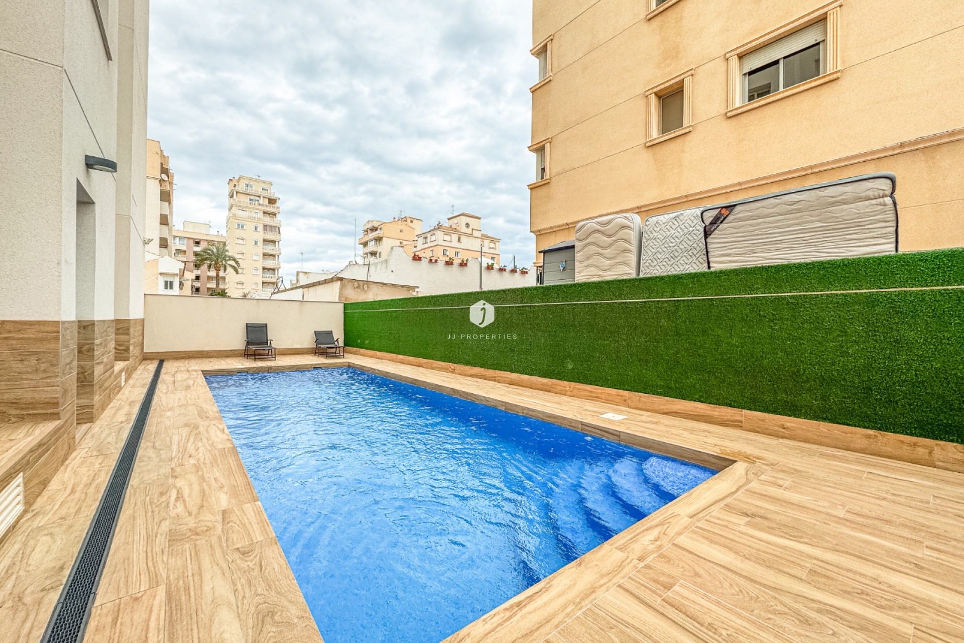 Z drugiej ręki - Mieszkanie w bloku -
Torrevieja - Costa Blanca
