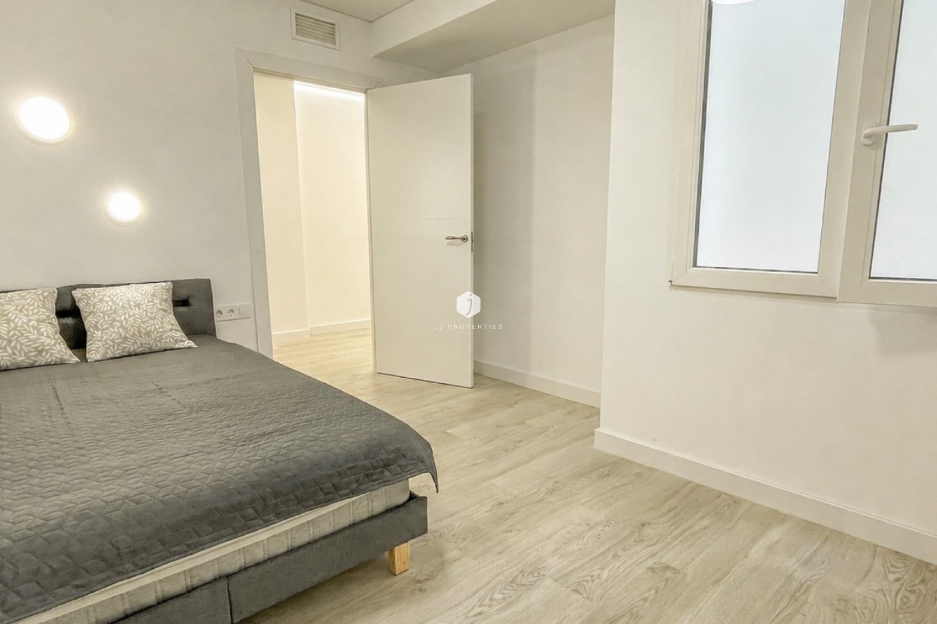 Z drugiej ręki - Mieszkanie w bloku -
Torrevieja - Costa Blanca