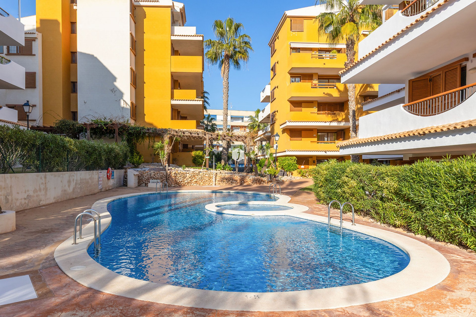 Z drugiej ręki - Mieszkanie w bloku -
Torrevieja - Costa Blanca