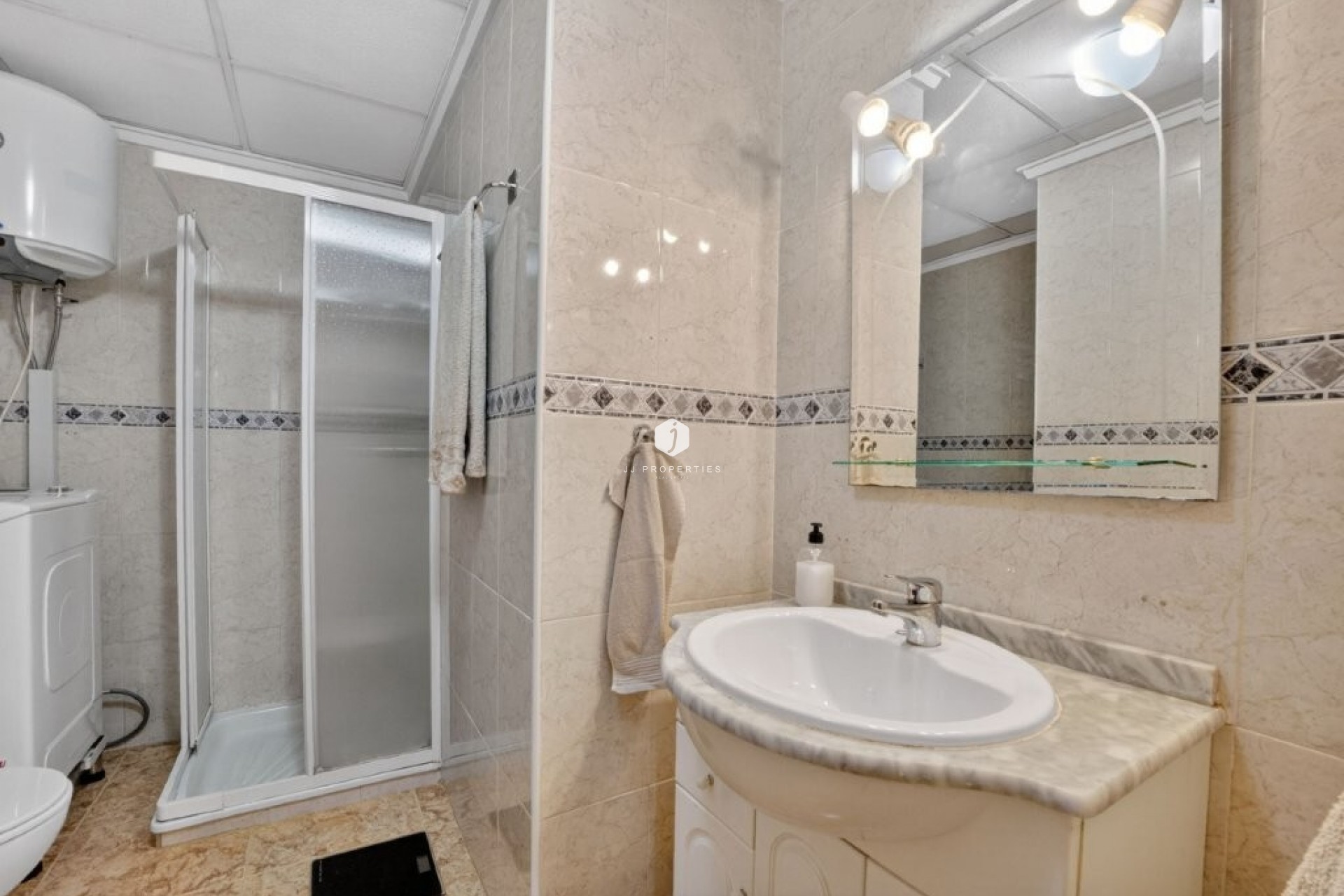 Z drugiej ręki - Mieszkanie w bloku -
Torrevieja - Costa Blanca