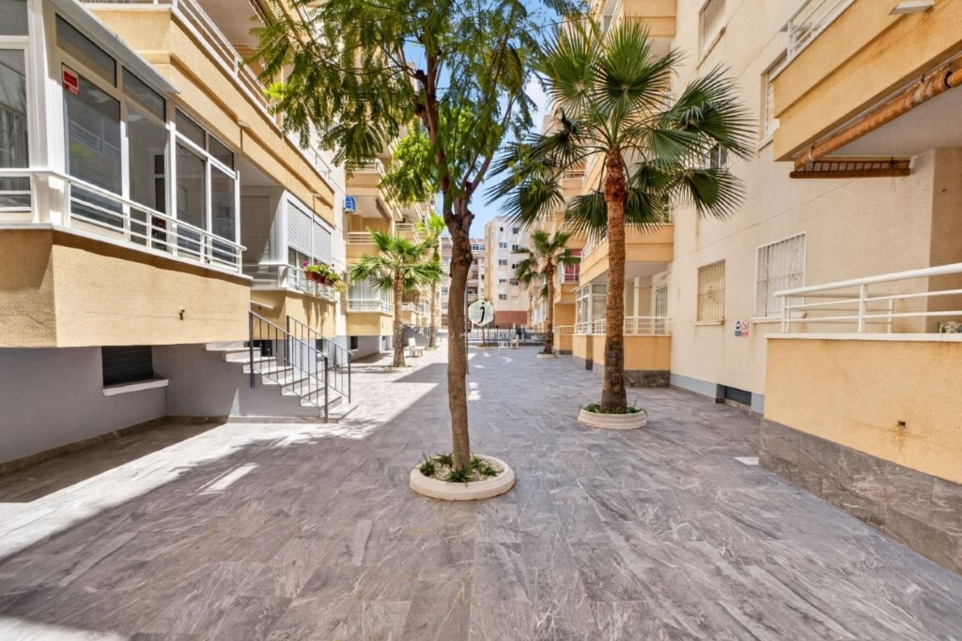 Z drugiej ręki - Mieszkanie w bloku -
Torrevieja - Costa Blanca