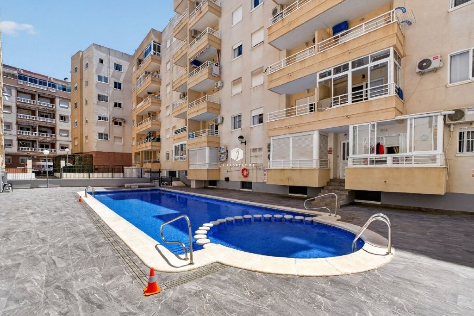 Z drugiej ręki - Mieszkanie w bloku -
Torrevieja - Costa Blanca