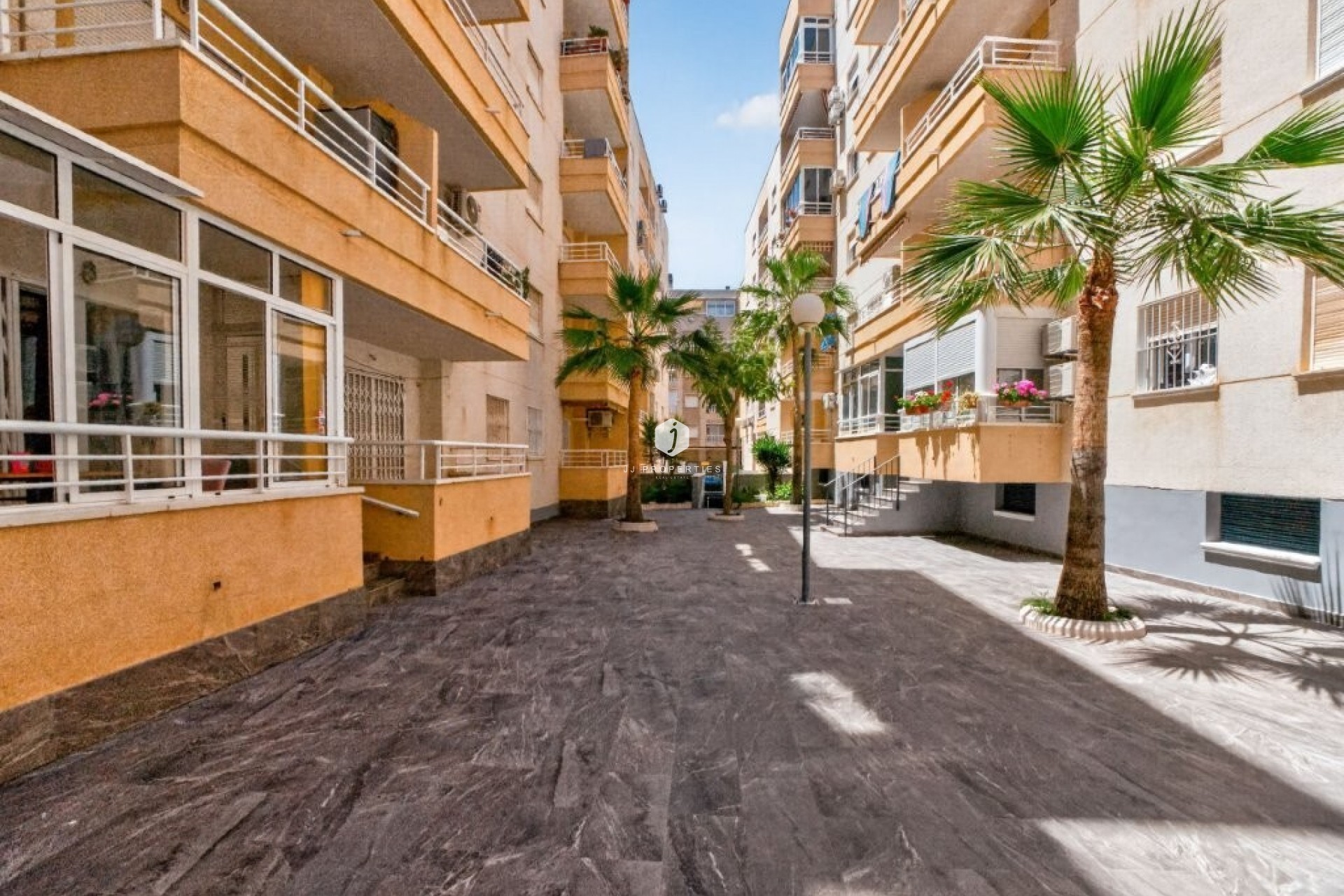 Z drugiej ręki - Mieszkanie w bloku -
Torrevieja - Costa Blanca