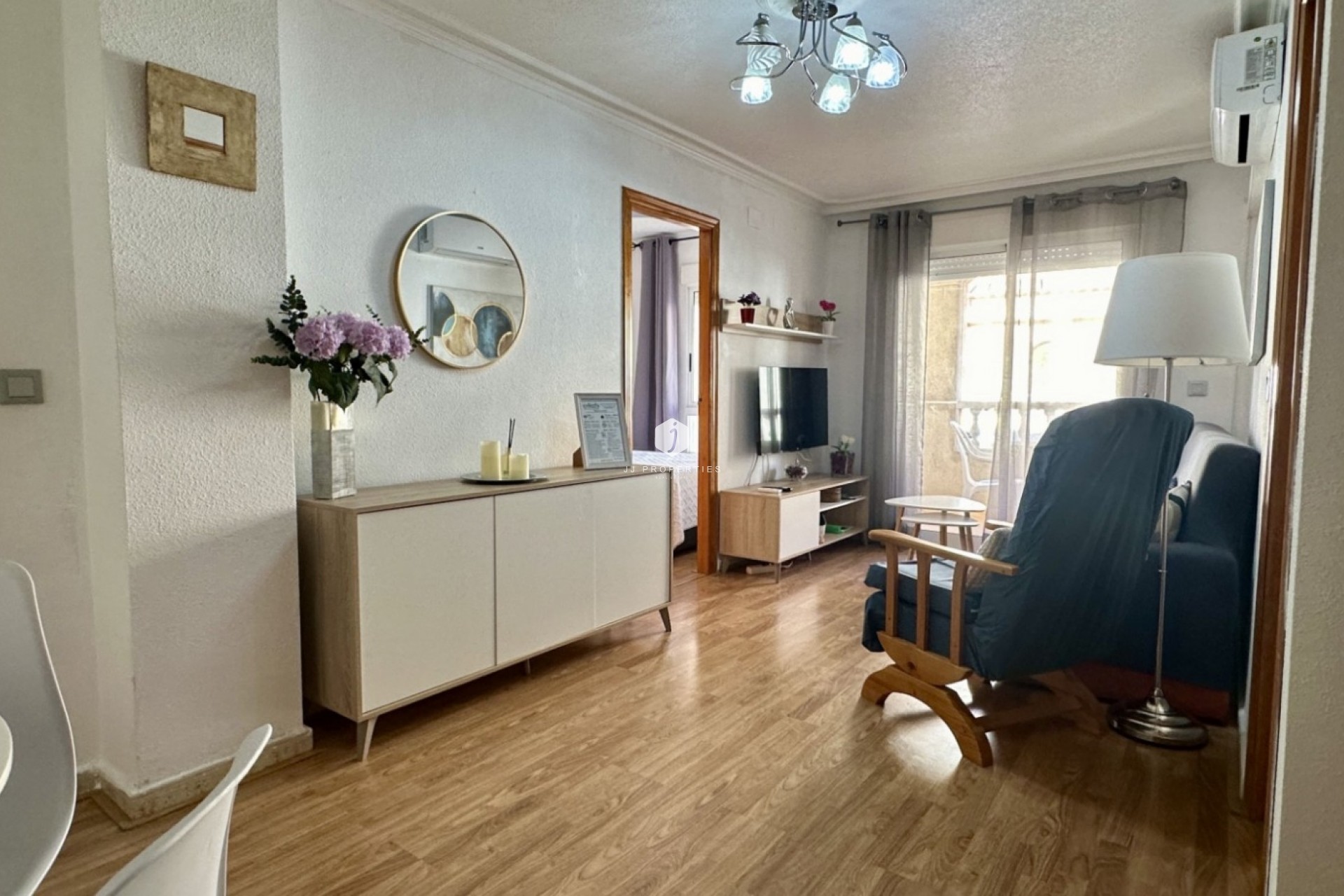 Z drugiej ręki - Mieszkanie w bloku -
Torrevieja - Costa Blanca