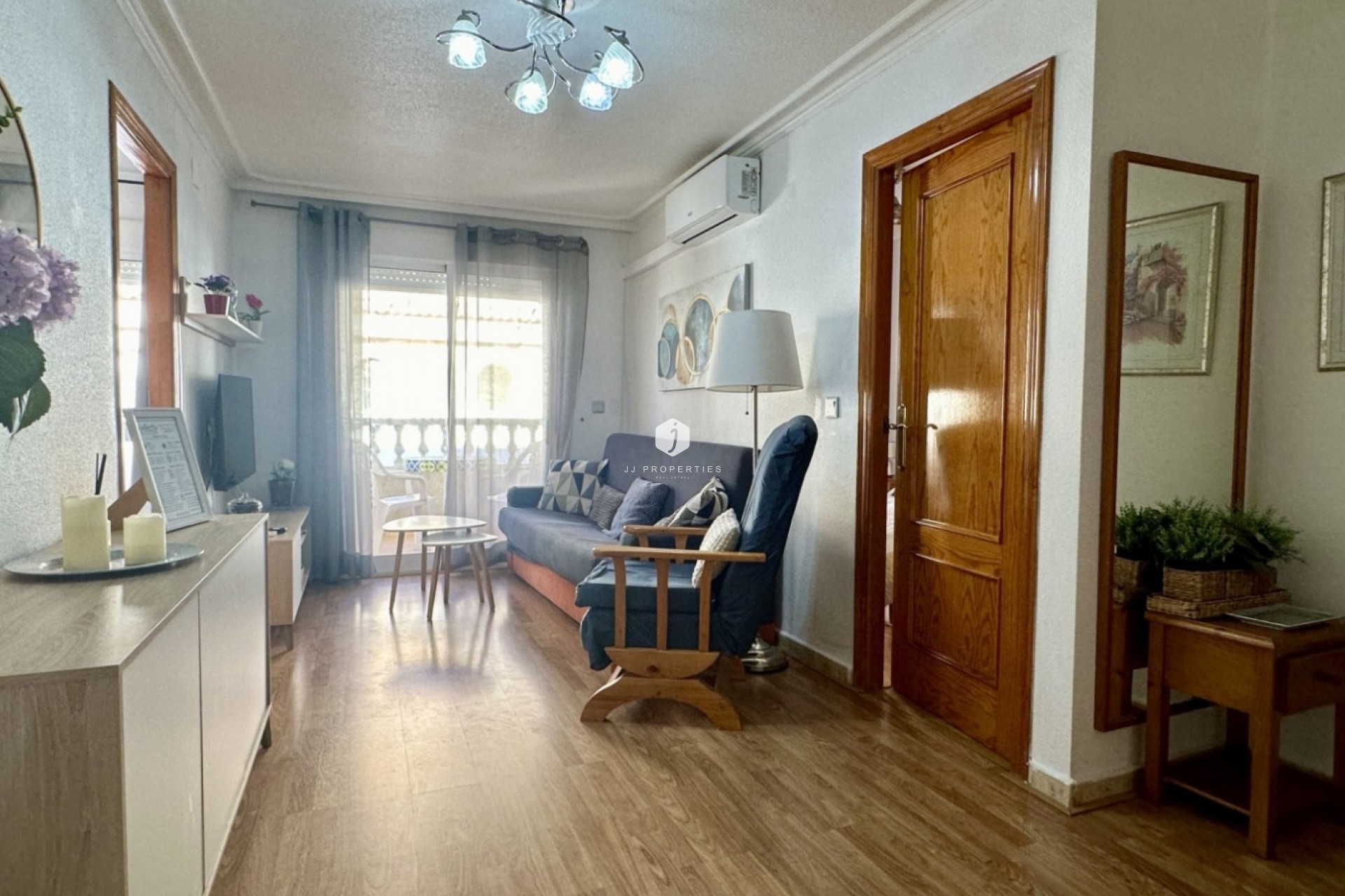 Z drugiej ręki - Mieszkanie w bloku -
Torrevieja - Costa Blanca