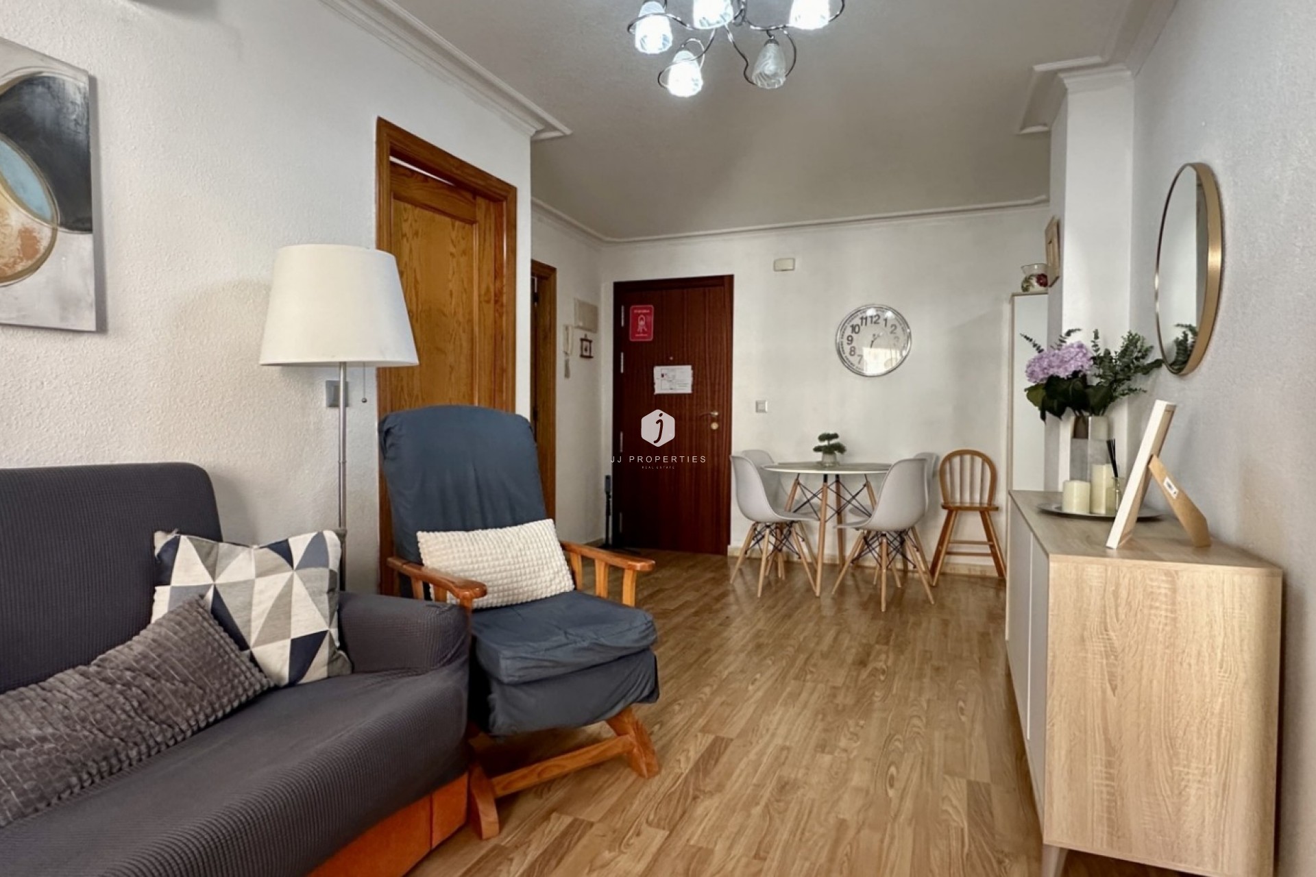 Z drugiej ręki - Mieszkanie w bloku -
Torrevieja - Costa Blanca