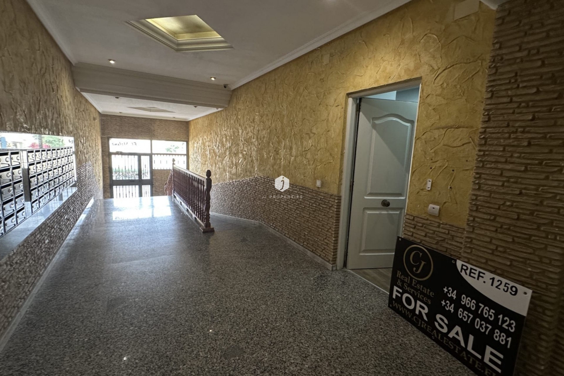 Z drugiej ręki - Mieszkanie w bloku -
Torrevieja - Costa Blanca