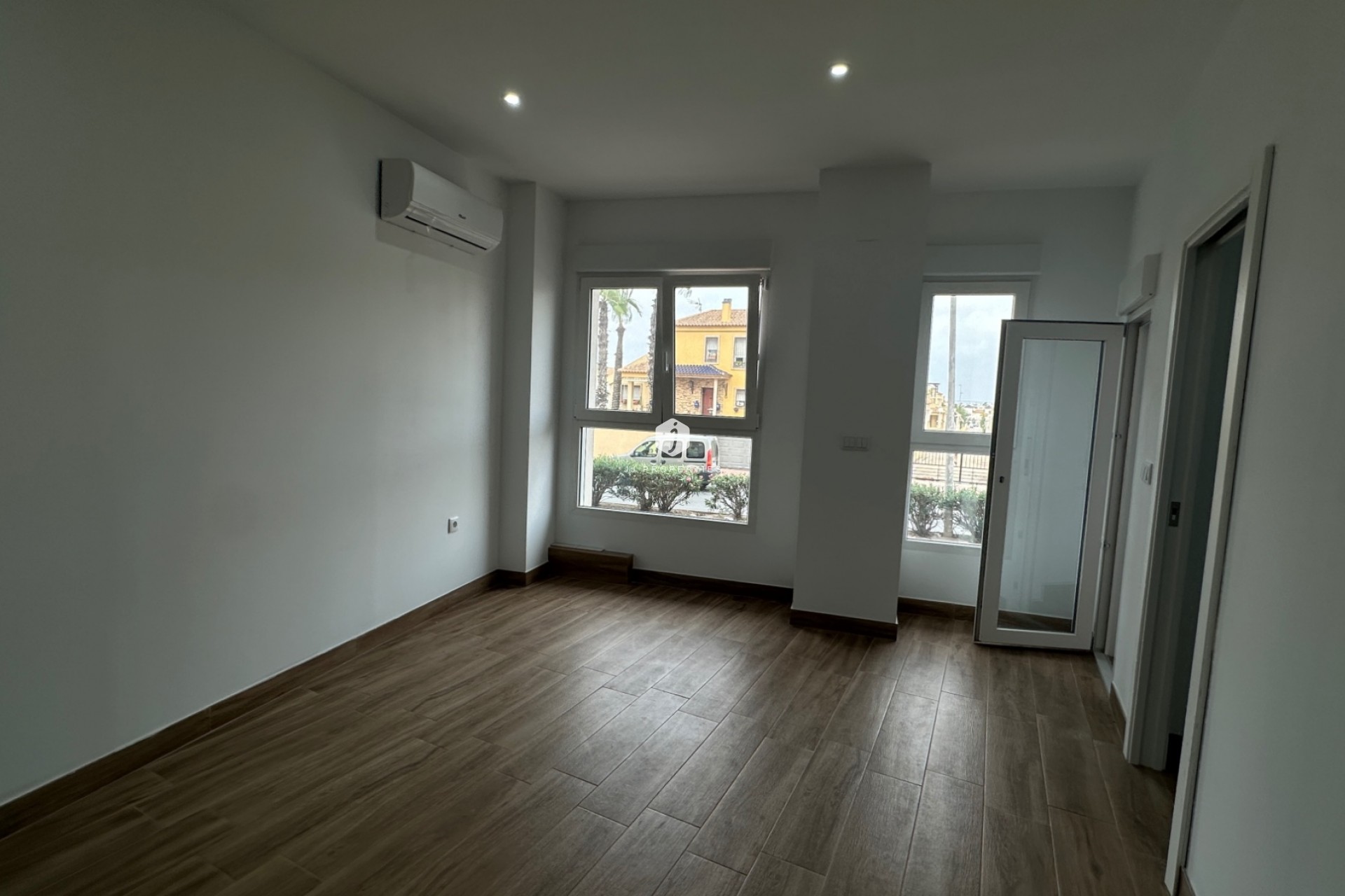 Z drugiej ręki - Mieszkanie w bloku -
Torrevieja - Costa Blanca
