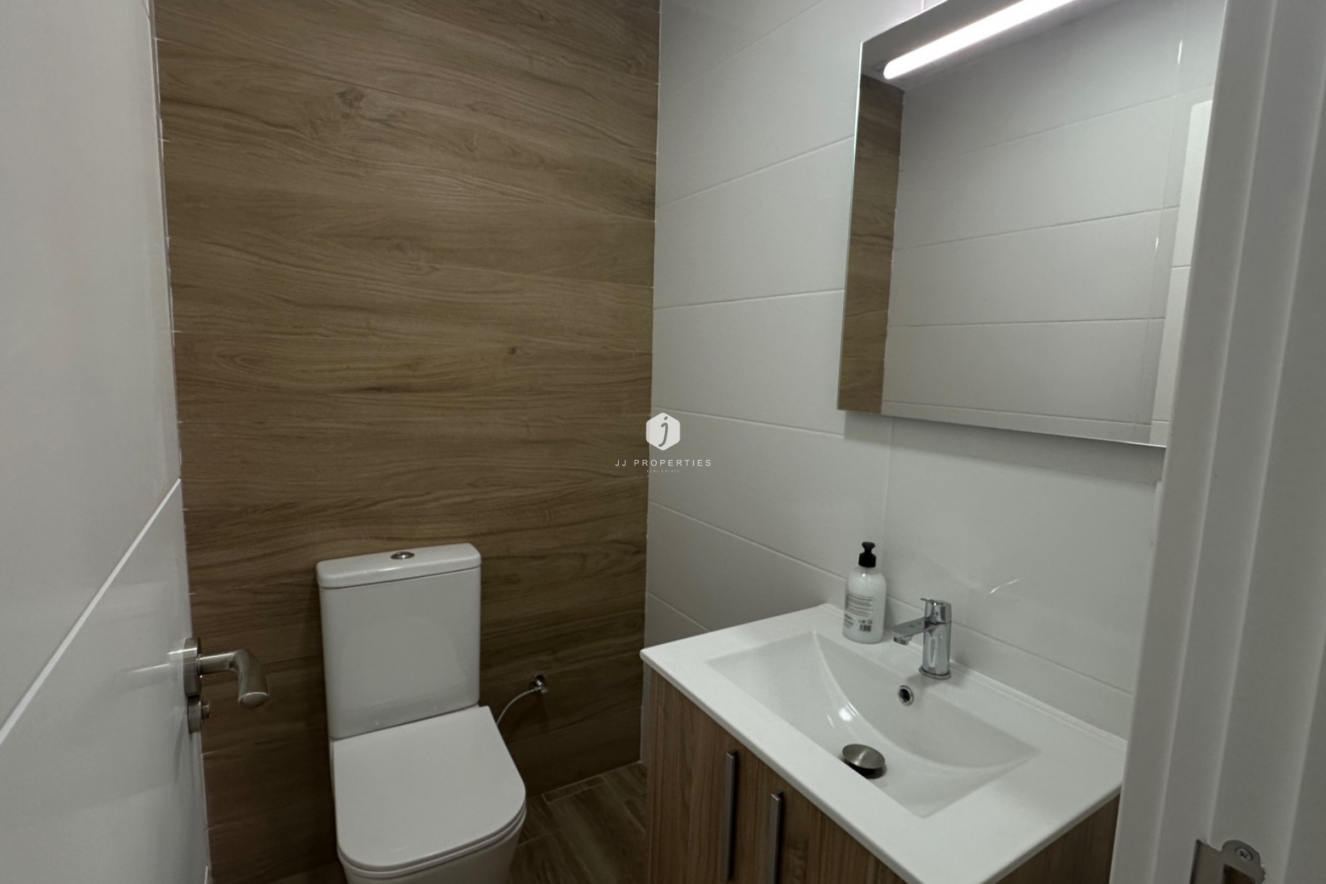 Z drugiej ręki - Mieszkanie w bloku -
Torrevieja - Costa Blanca