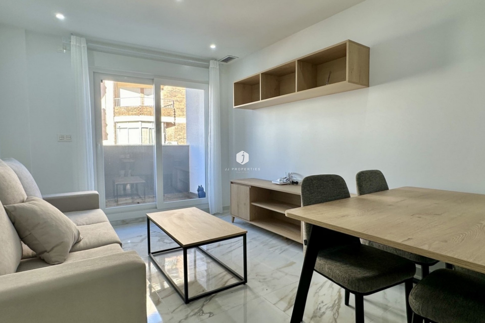 Z drugiej ręki - Mieszkanie w bloku -
Torrevieja - Costa Blanca