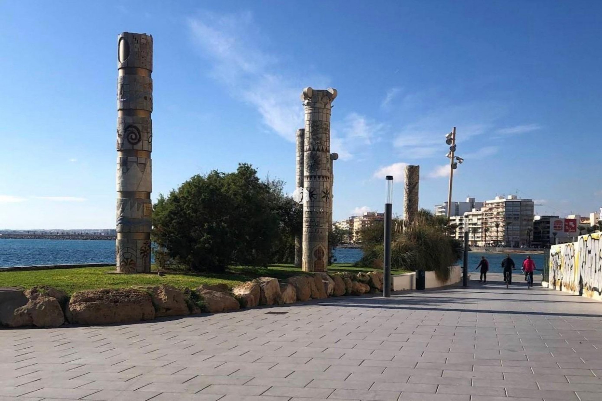 Z drugiej ręki - Mieszkanie w bloku -
Torrevieja - Curva Del Palangre