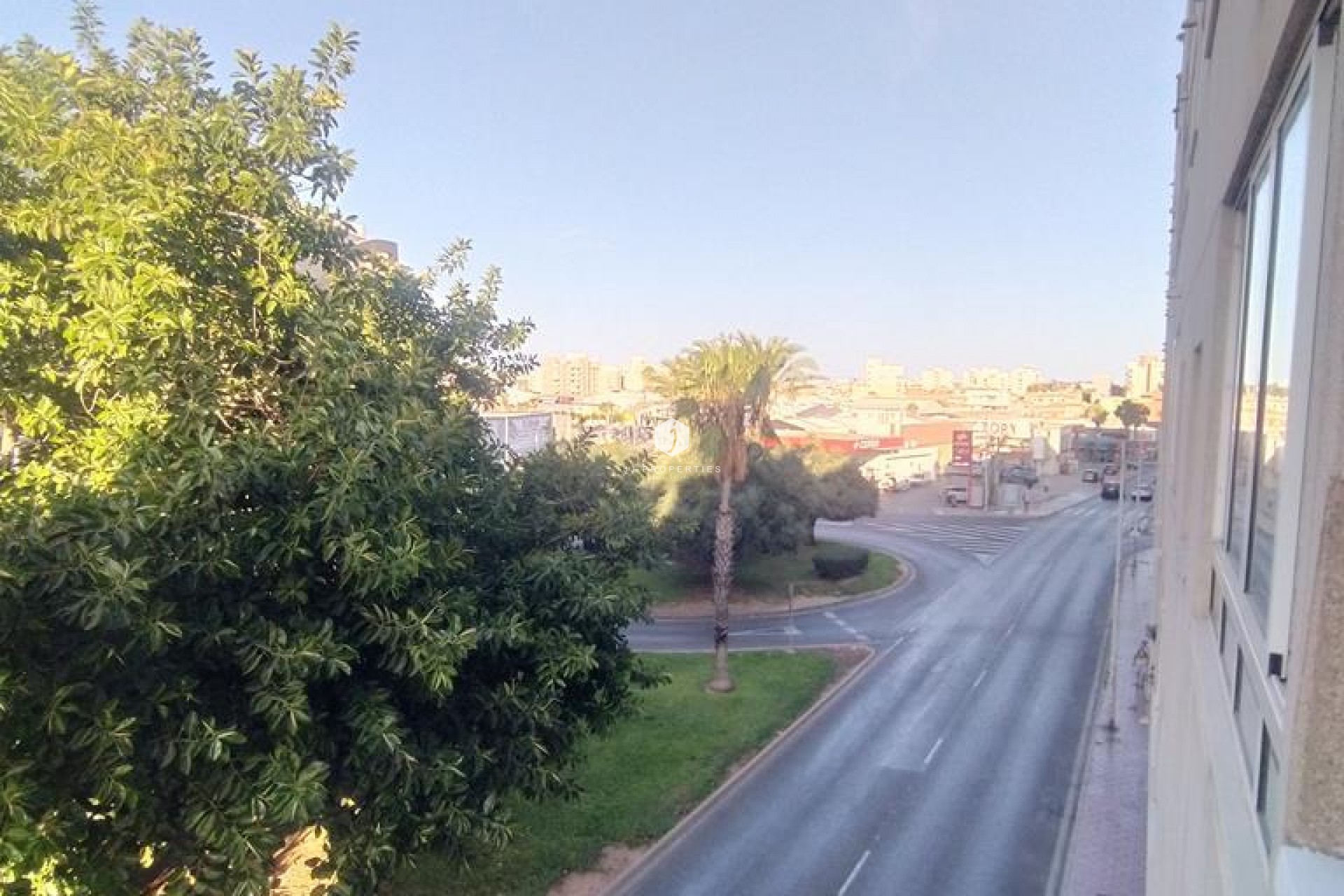 Z drugiej ręki - Mieszkanie w bloku -
Torrevieja - El molino