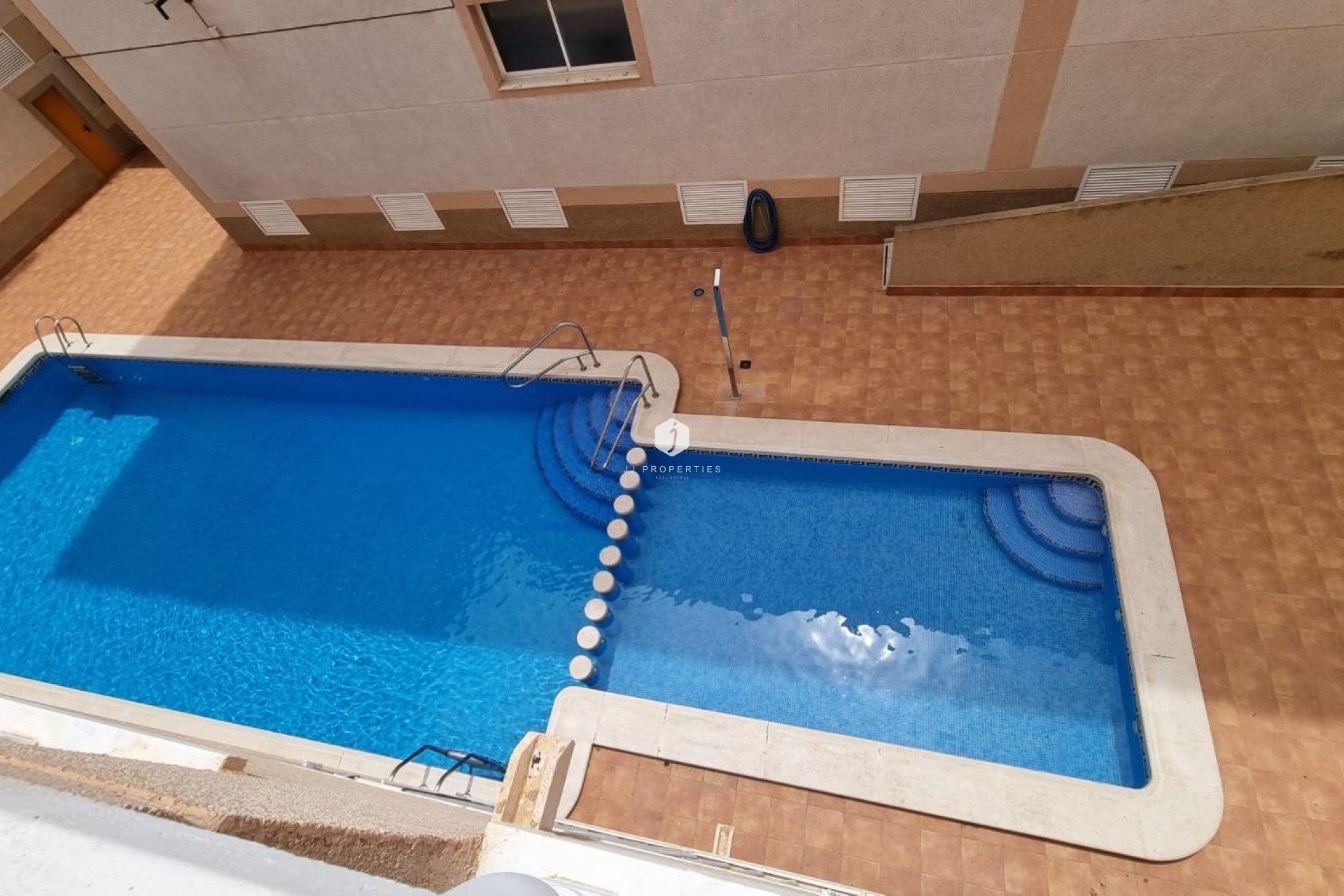 Z drugiej ręki - Mieszkanie w bloku -
Torrevieja - El molino