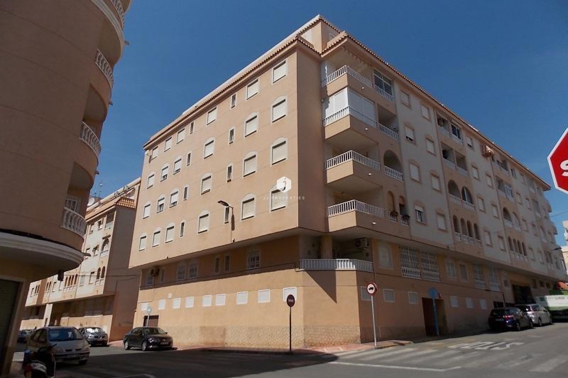 Z drugiej ręki - Mieszkanie w bloku -
Torrevieja - El molino