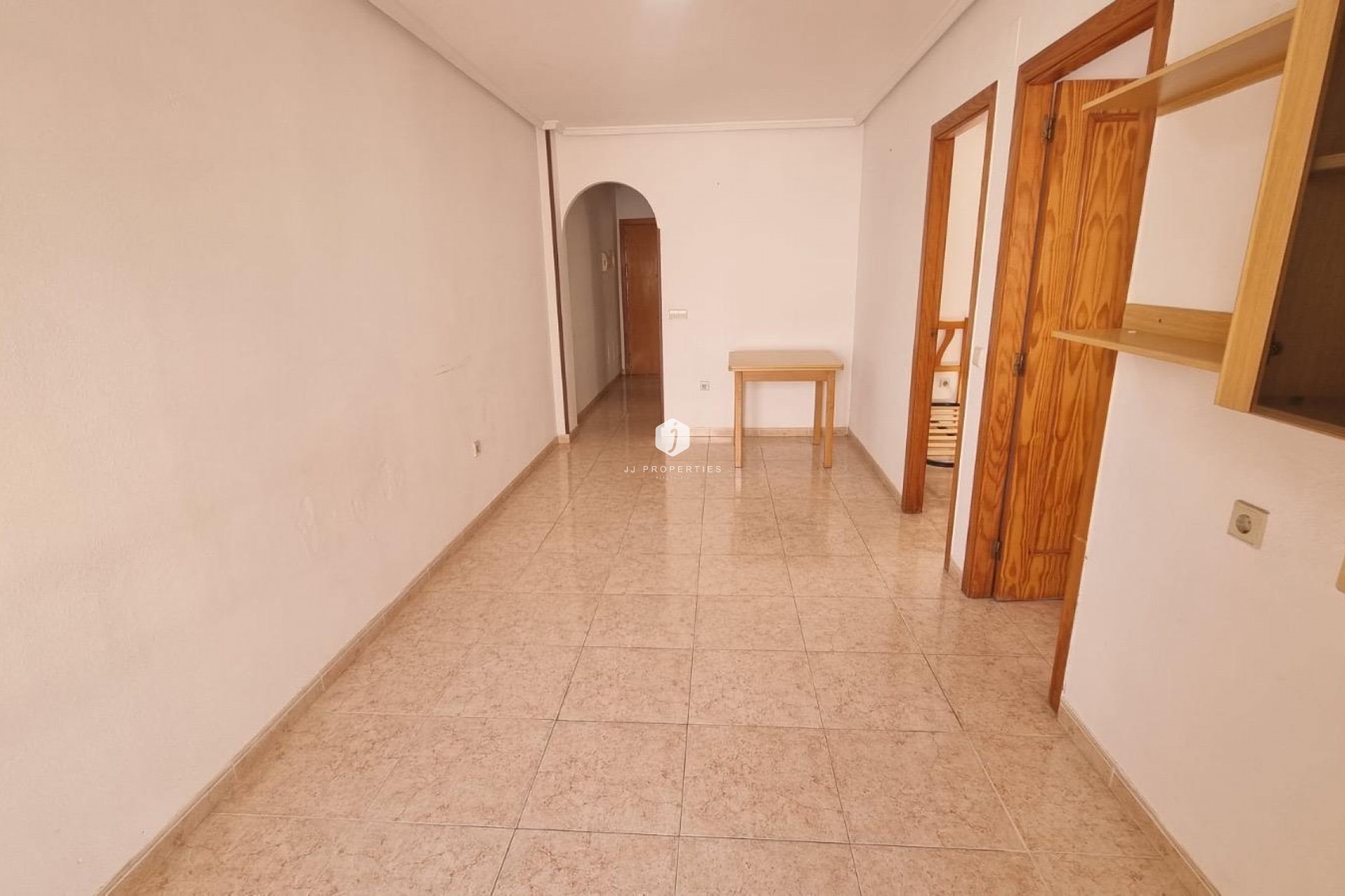 Z drugiej ręki - Mieszkanie w bloku -
Torrevieja - El molino