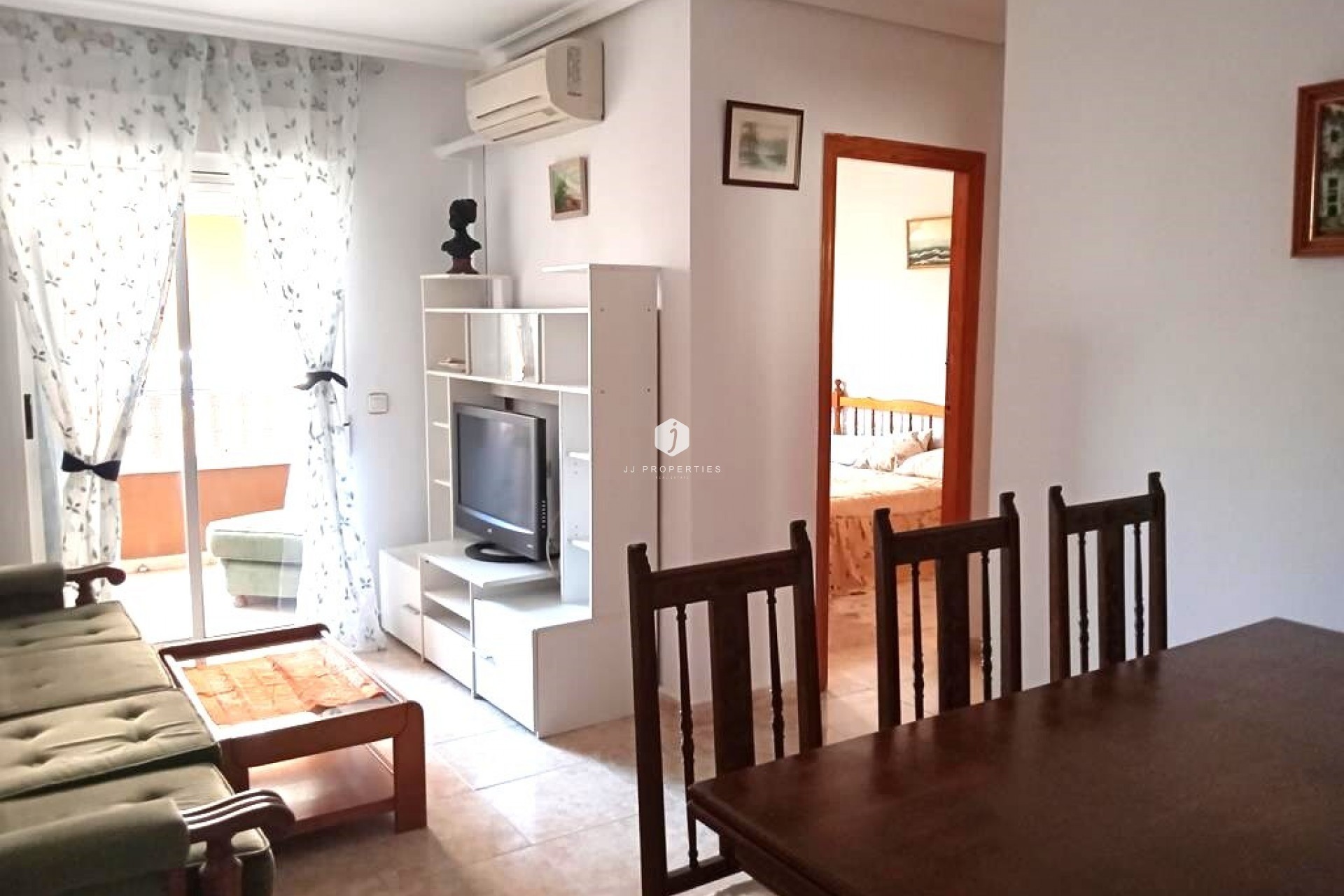 Z drugiej ręki - Mieszkanie w bloku -
Torrevieja - El molino