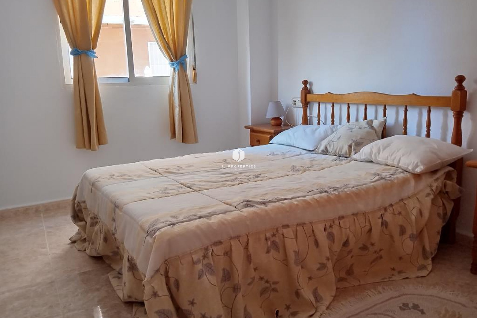 Z drugiej ręki - Mieszkanie w bloku -
Torrevieja - El molino