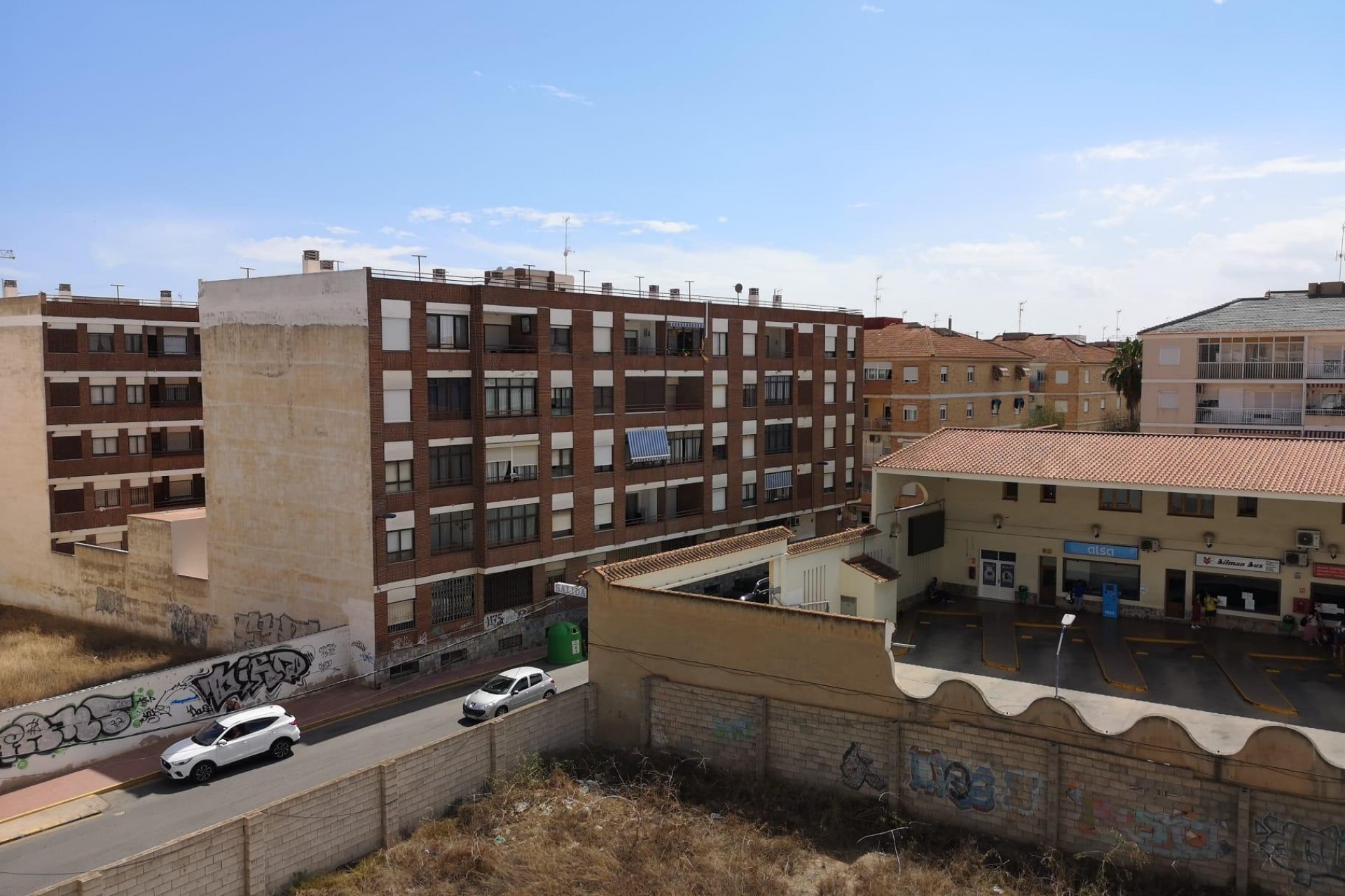 Z drugiej ręki - Mieszkanie w bloku -
Torrevieja - Estacion de autobuses