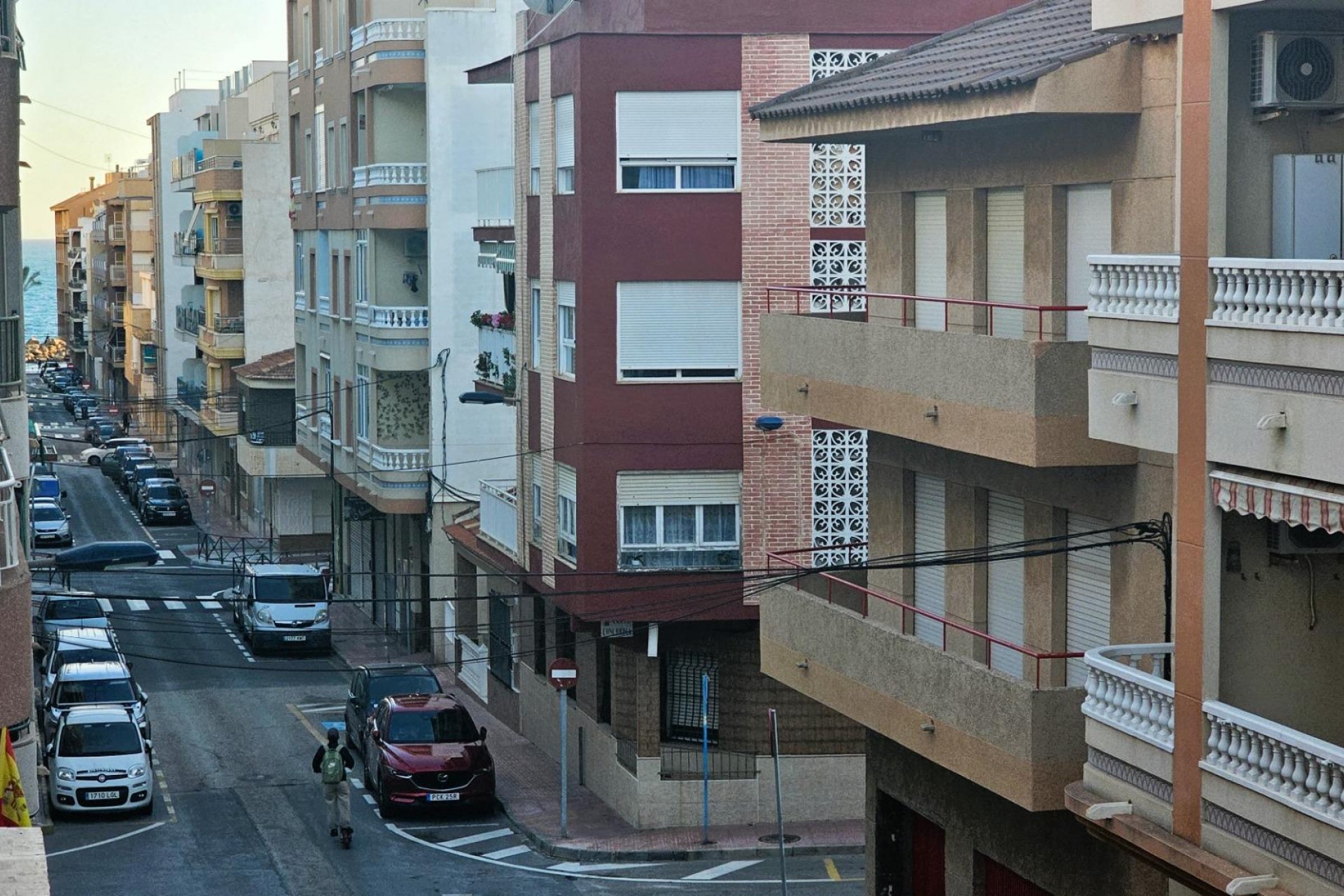 Z drugiej ręki - Mieszkanie w bloku -
Torrevieja - Estacion de autobuses