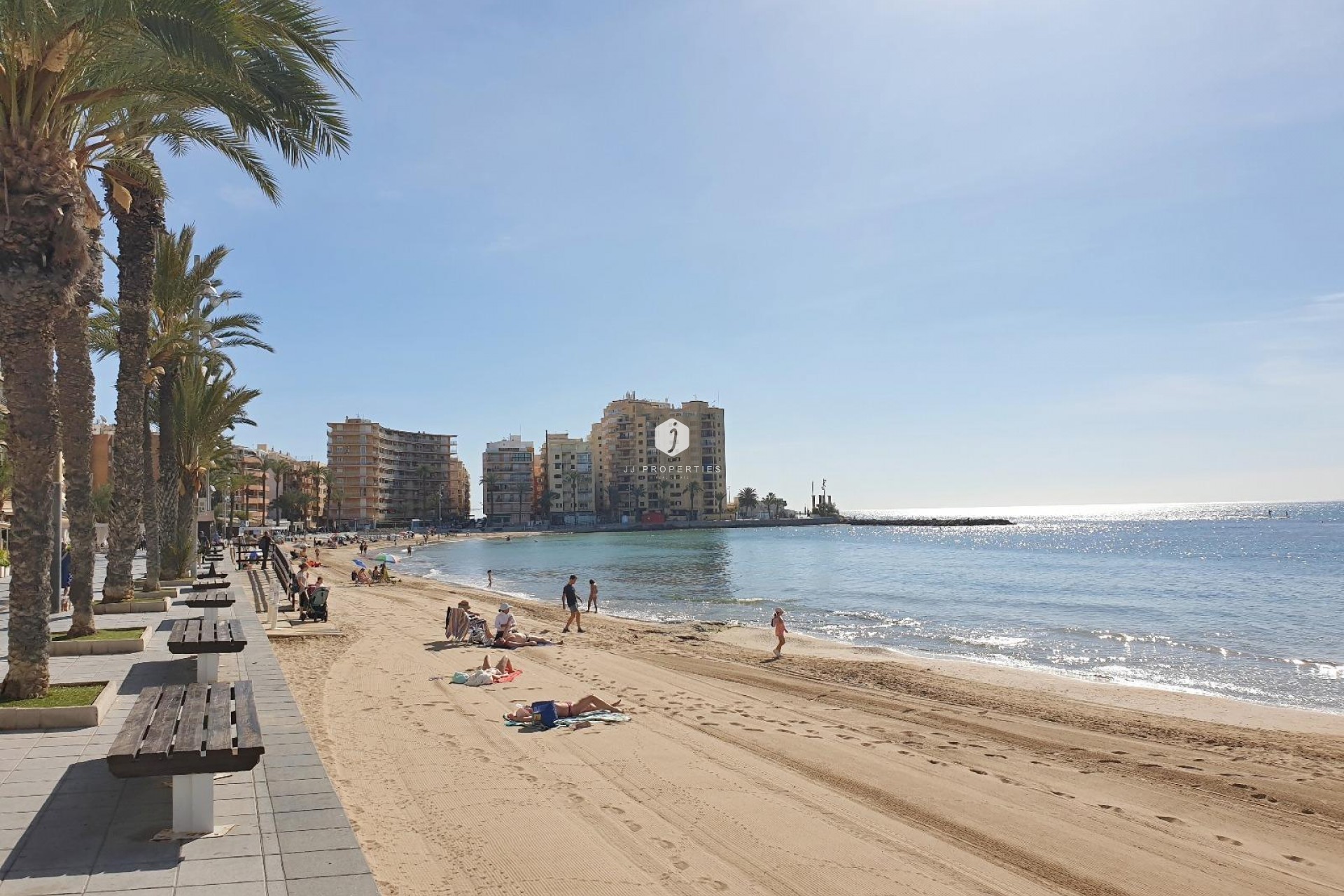 Z drugiej ręki - Mieszkanie w bloku -
Torrevieja - Estacion de autobuses