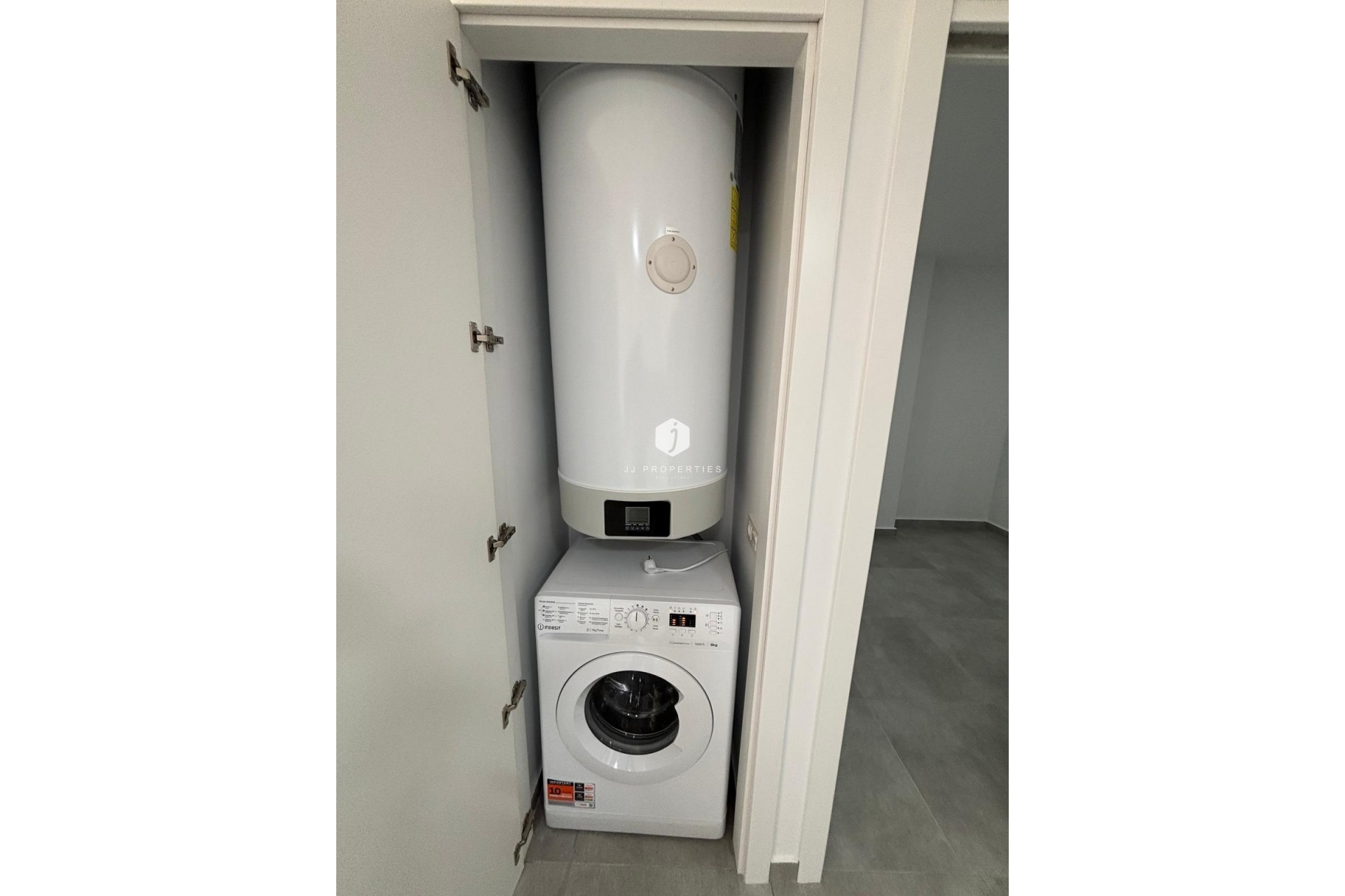 Z drugiej ręki - Mieszkanie w bloku -
Torrevieja - Estacion de autobuses