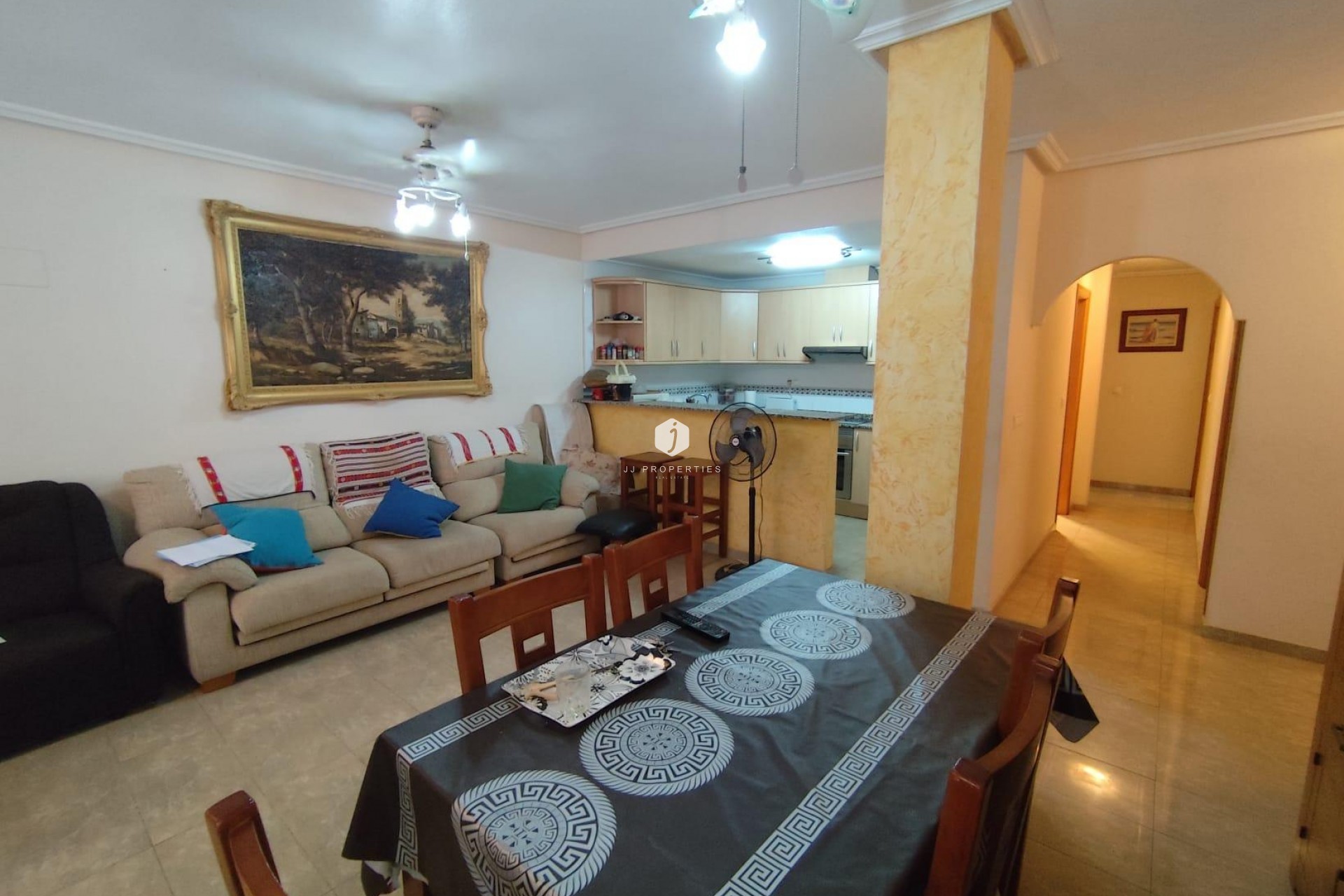 Z drugiej ręki - Mieszkanie w bloku -
Torrevieja - Estacion de autobuses