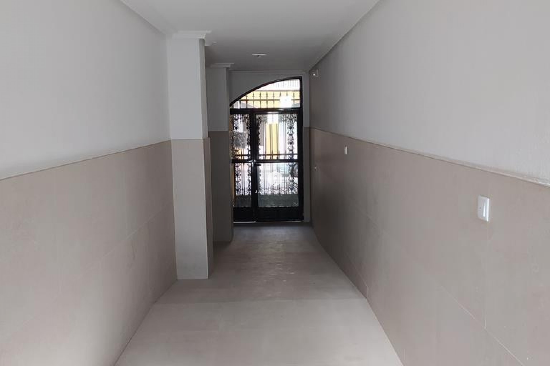 Z drugiej ręki - Mieszkanie w bloku -
Torrevieja - HABANERAS - LA LOMA