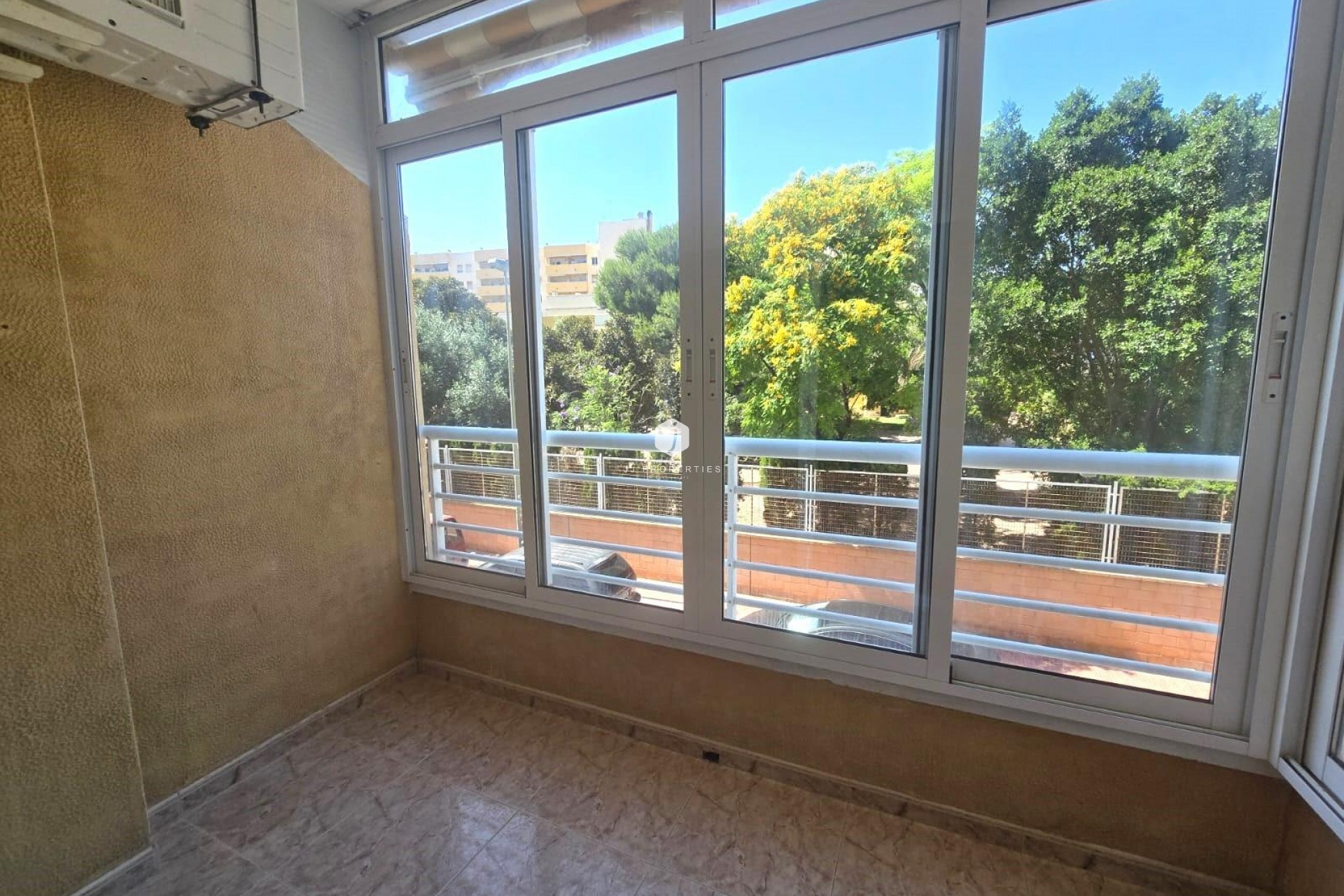Z drugiej ręki - Mieszkanie w bloku -
Torrevieja - Habaneras
