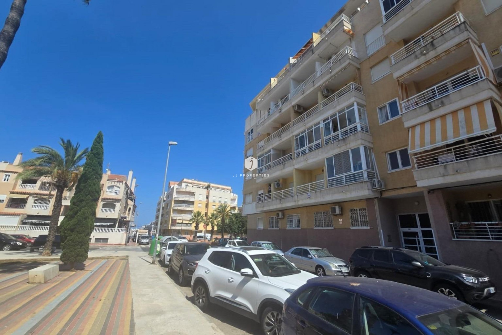 Z drugiej ręki - Mieszkanie w bloku -
Torrevieja - Habaneras