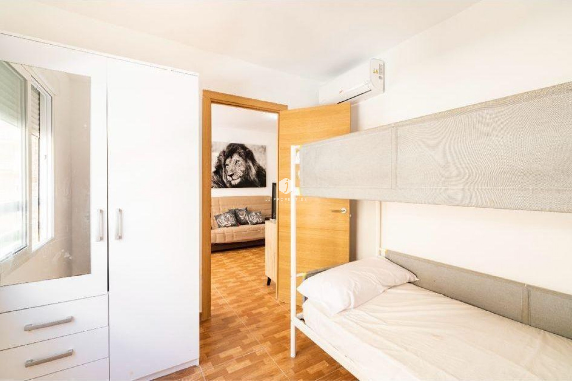 Z drugiej ręki - Mieszkanie w bloku -
Torrevieja - La Mata Pueblo