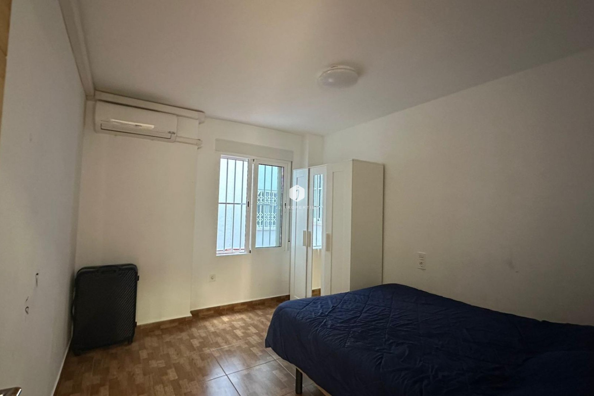 Z drugiej ręki - Mieszkanie w bloku -
Torrevieja - La Mata Pueblo