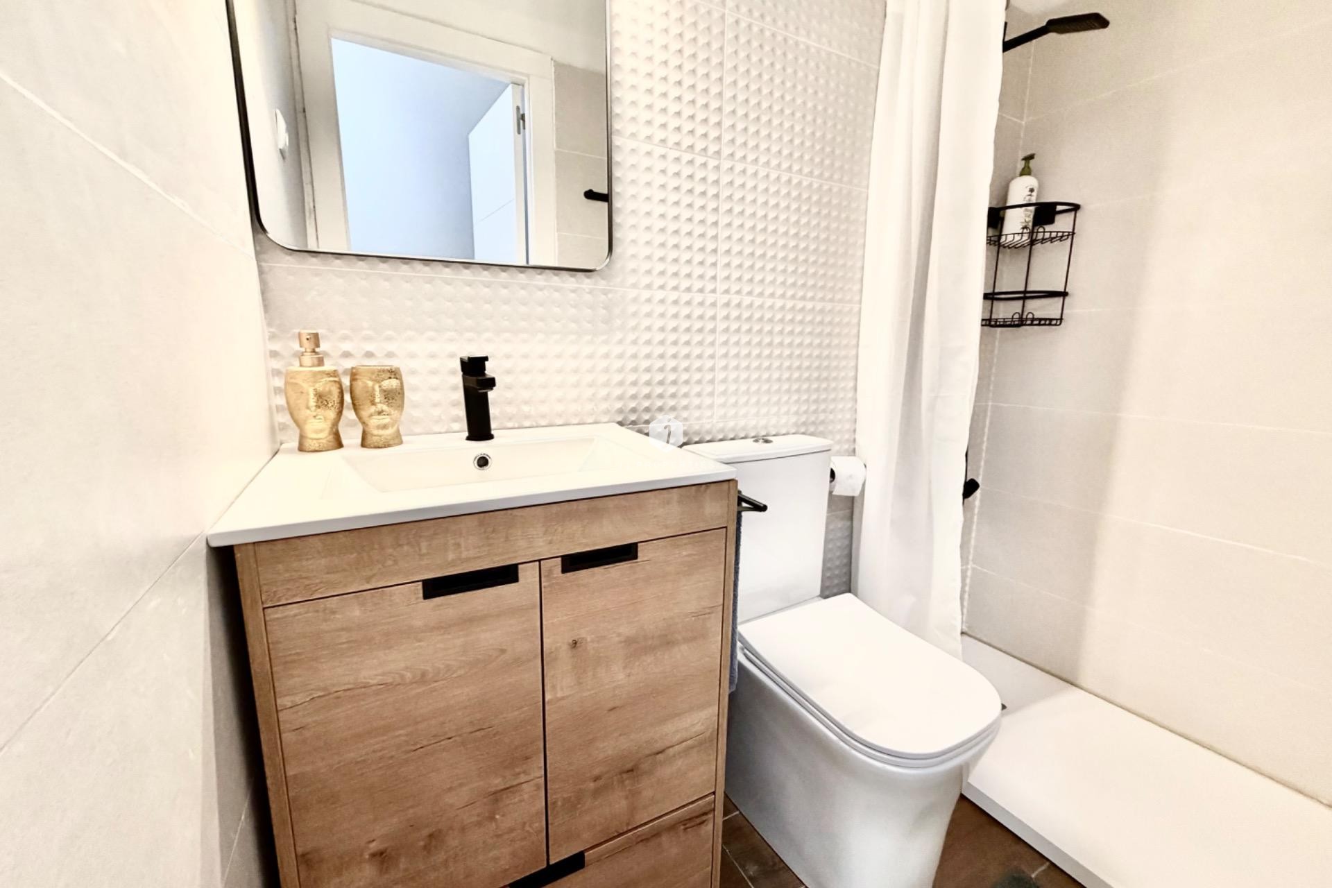 Z drugiej ręki - Mieszkanie w bloku -
Torrevieja - La Mata Pueblo