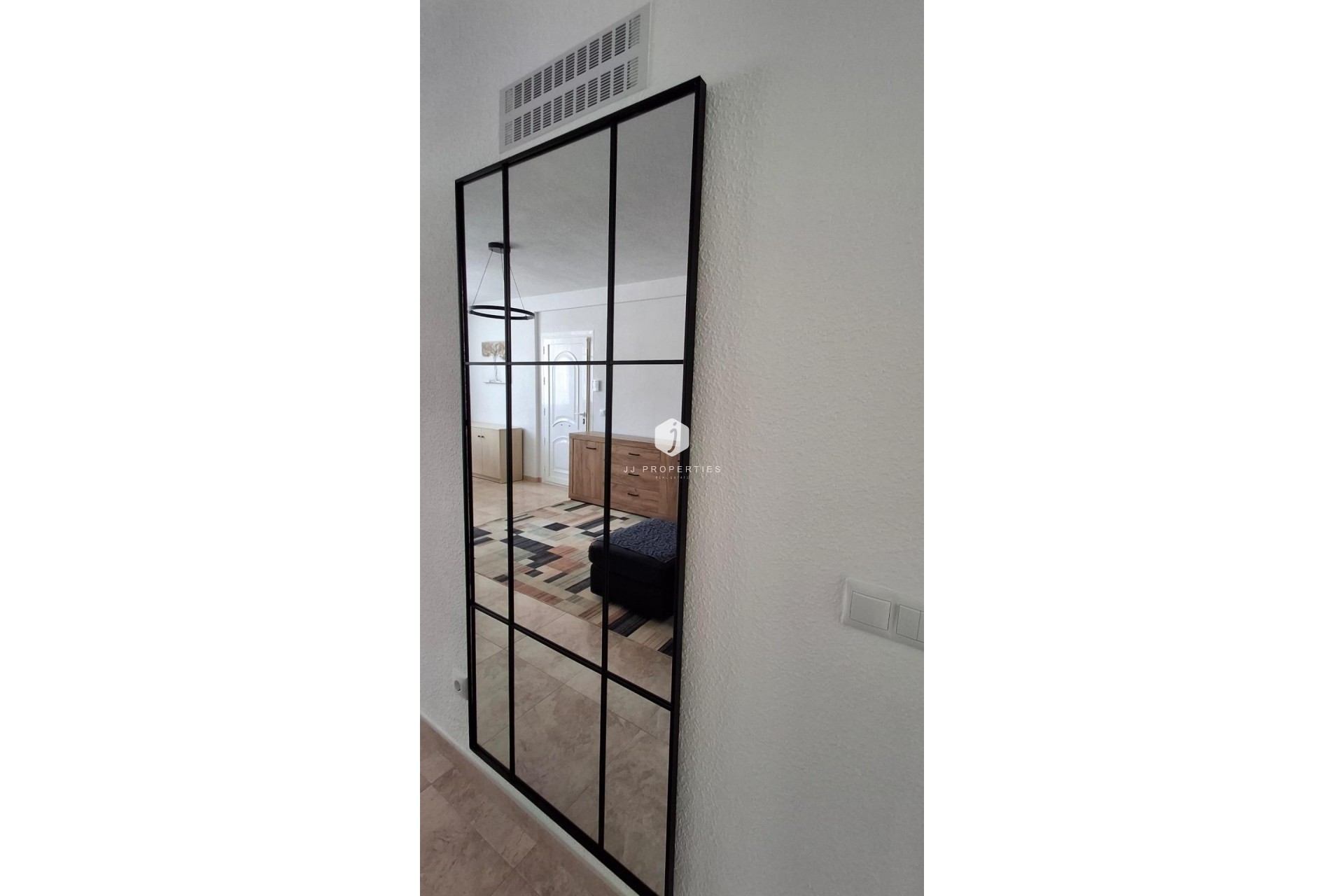 Z drugiej ręki - Mieszkanie w bloku -
Torrevieja - La Mata Pueblo