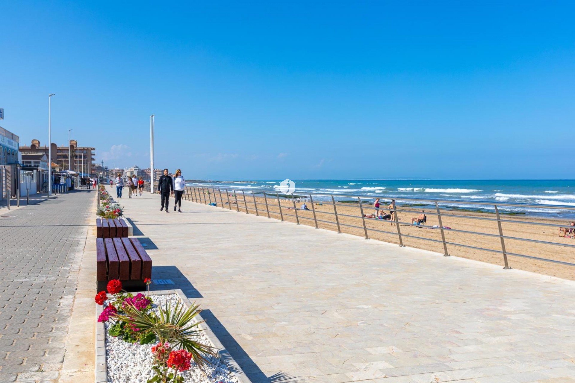 Z drugiej ręki - Mieszkanie w bloku -
Torrevieja - La Mata Pueblo