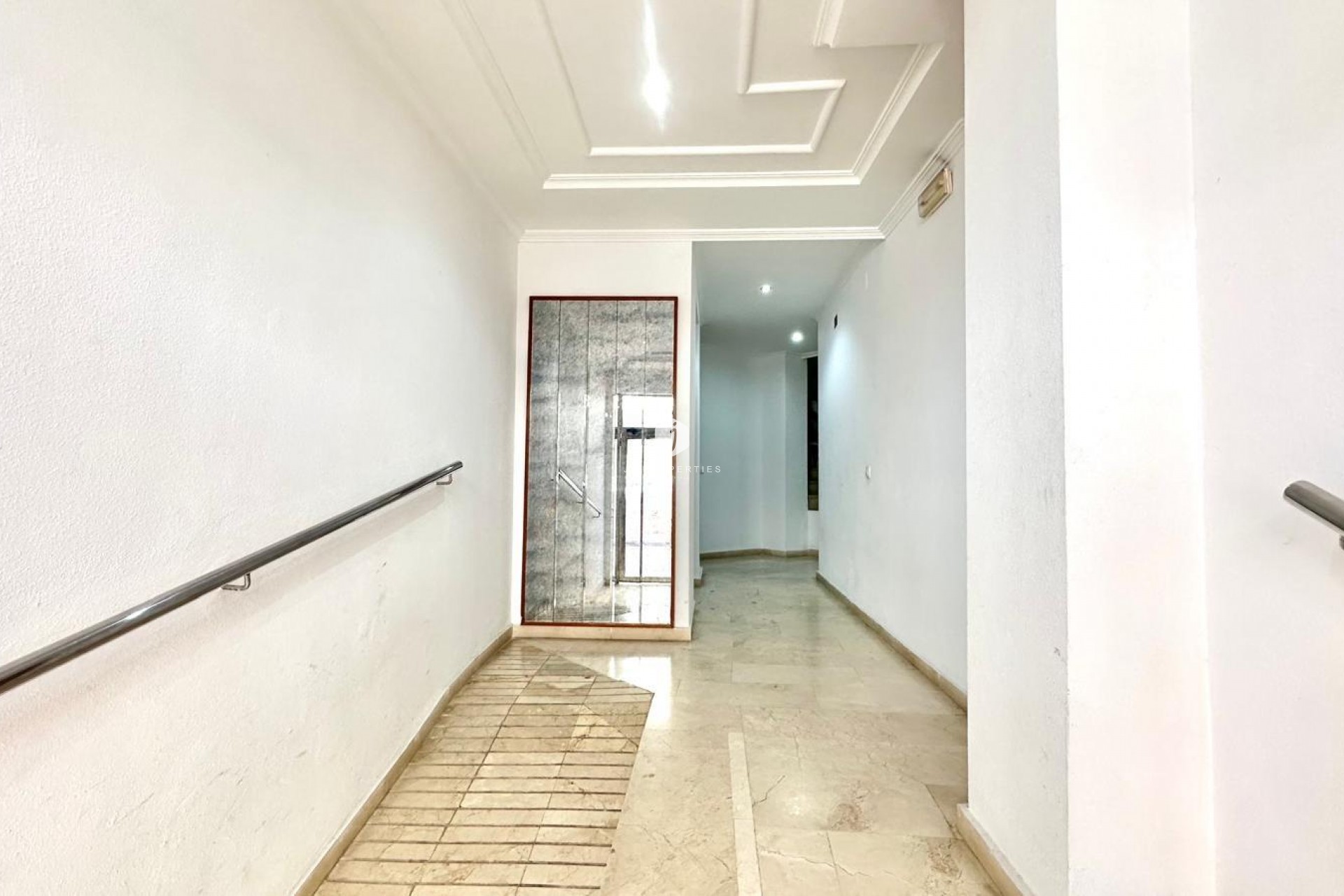 Z drugiej ręki - Mieszkanie w bloku -
Torrevieja - La Mata Pueblo