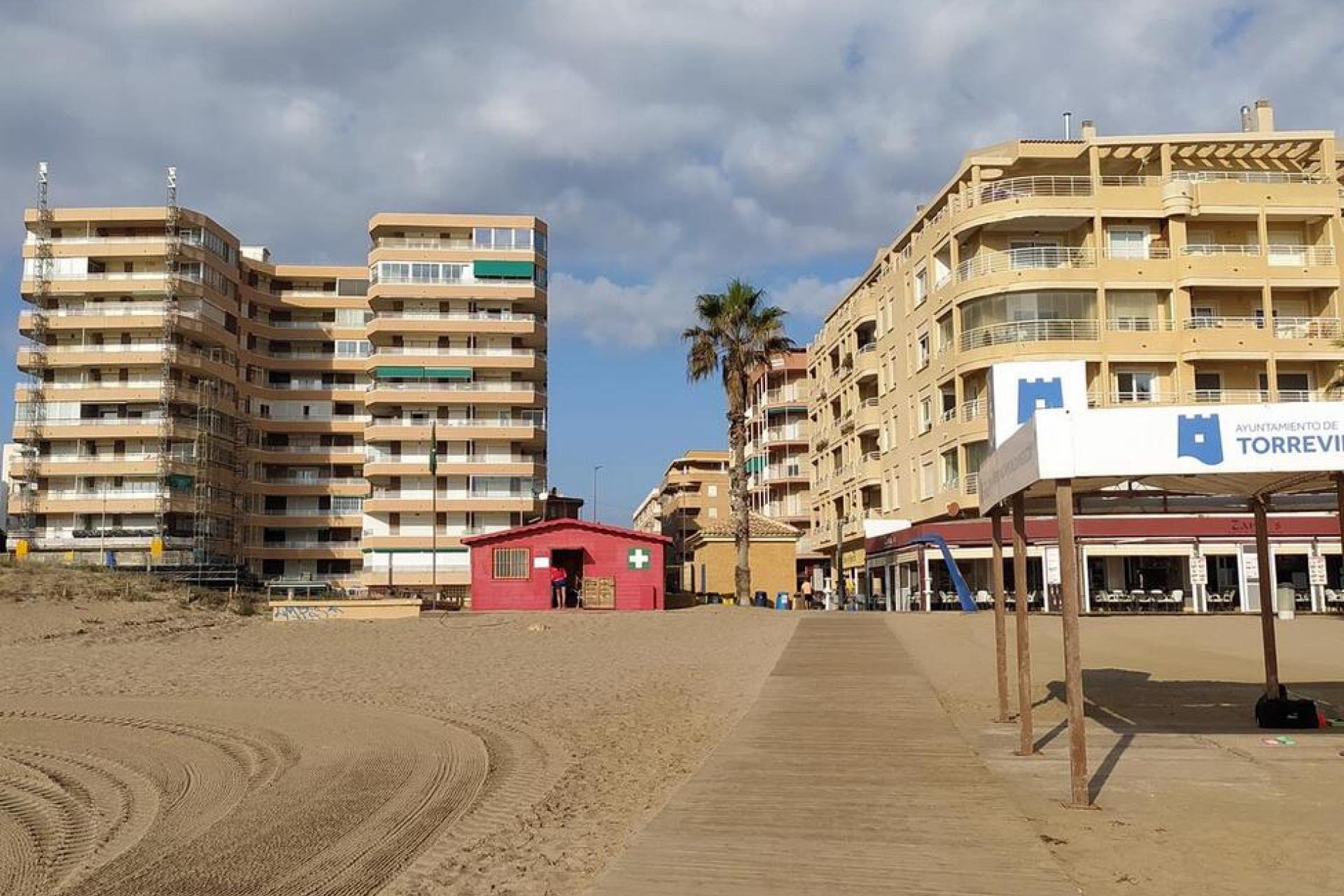 Z drugiej ręki - Mieszkanie w bloku -
Torrevieja - La Mata