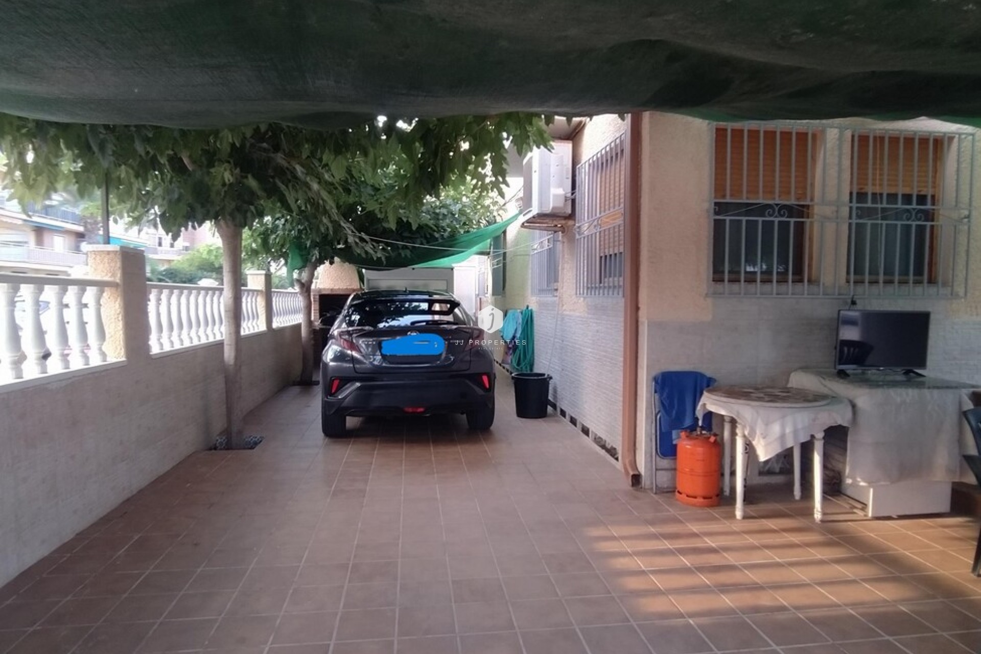 Z drugiej ręki - Mieszkanie w bloku -
Torrevieja - La Mata