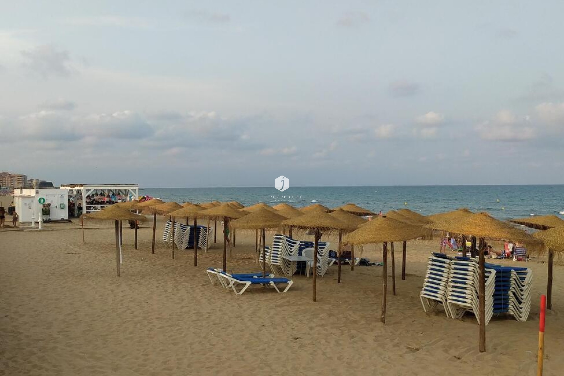 Z drugiej ręki - Mieszkanie w bloku -
Torrevieja - La Mata