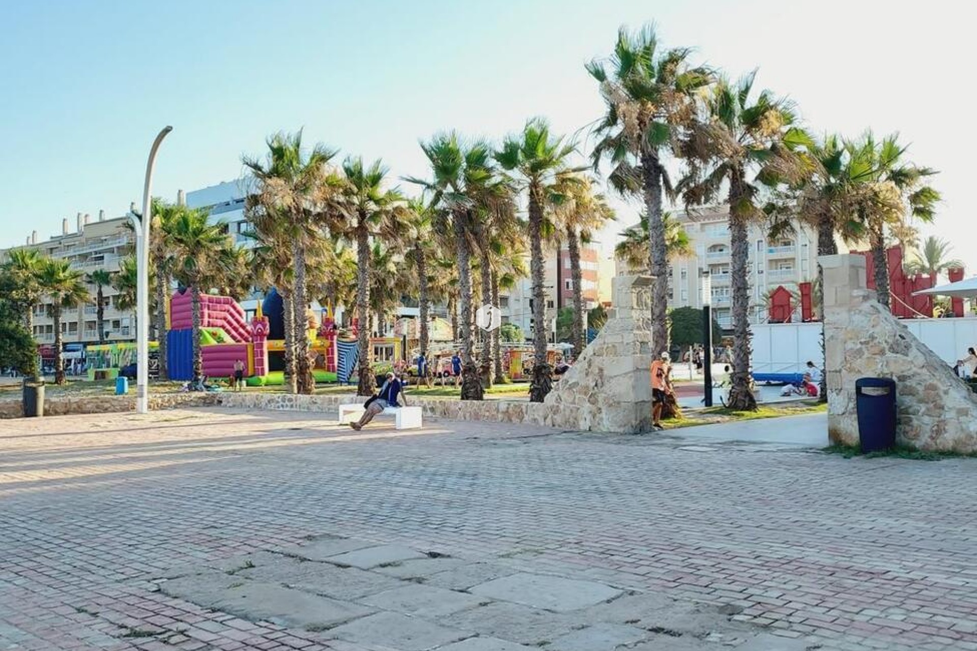 Z drugiej ręki - Mieszkanie w bloku -
Torrevieja - La Mata