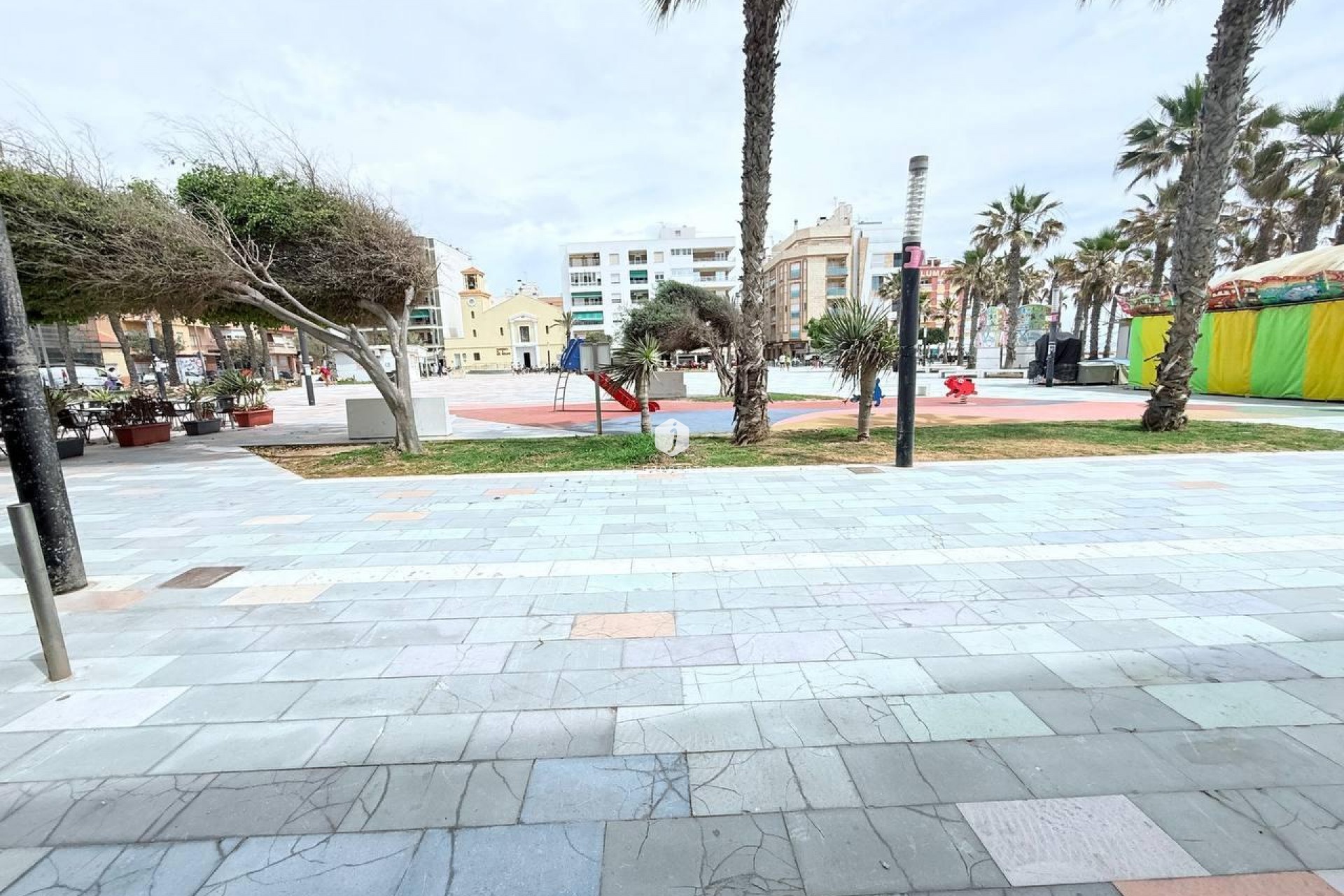 Z drugiej ręki - Mieszkanie w bloku -
Torrevieja - La Mata