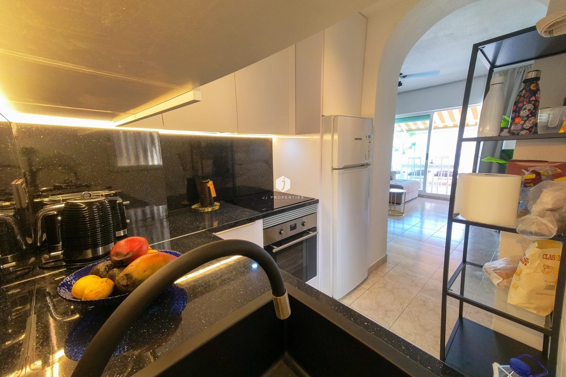 Z drugiej ręki - Mieszkanie w bloku -
Torrevieja - La Mata