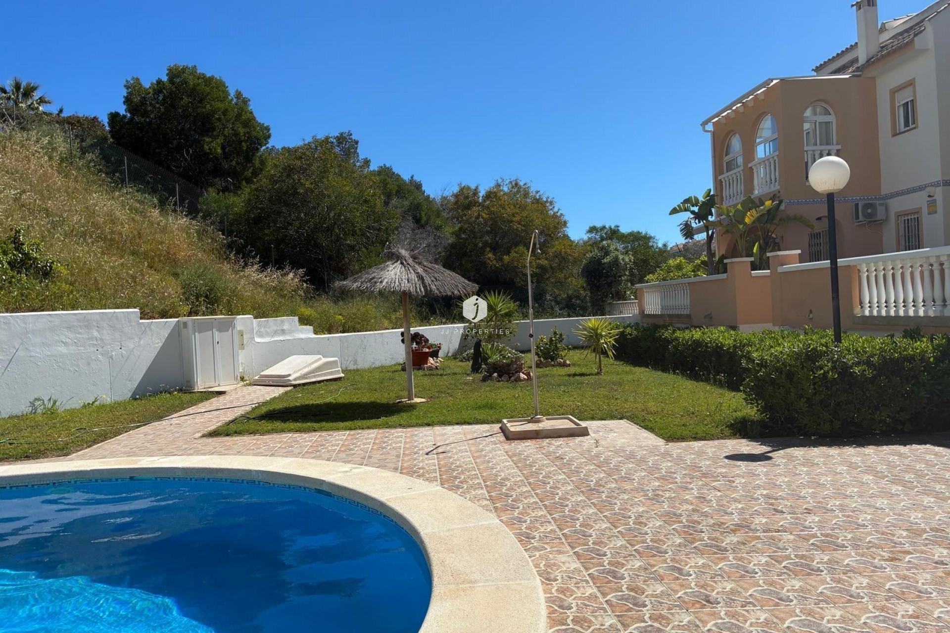 Z drugiej ręki - Mieszkanie w bloku -
Torrevieja - La Mata